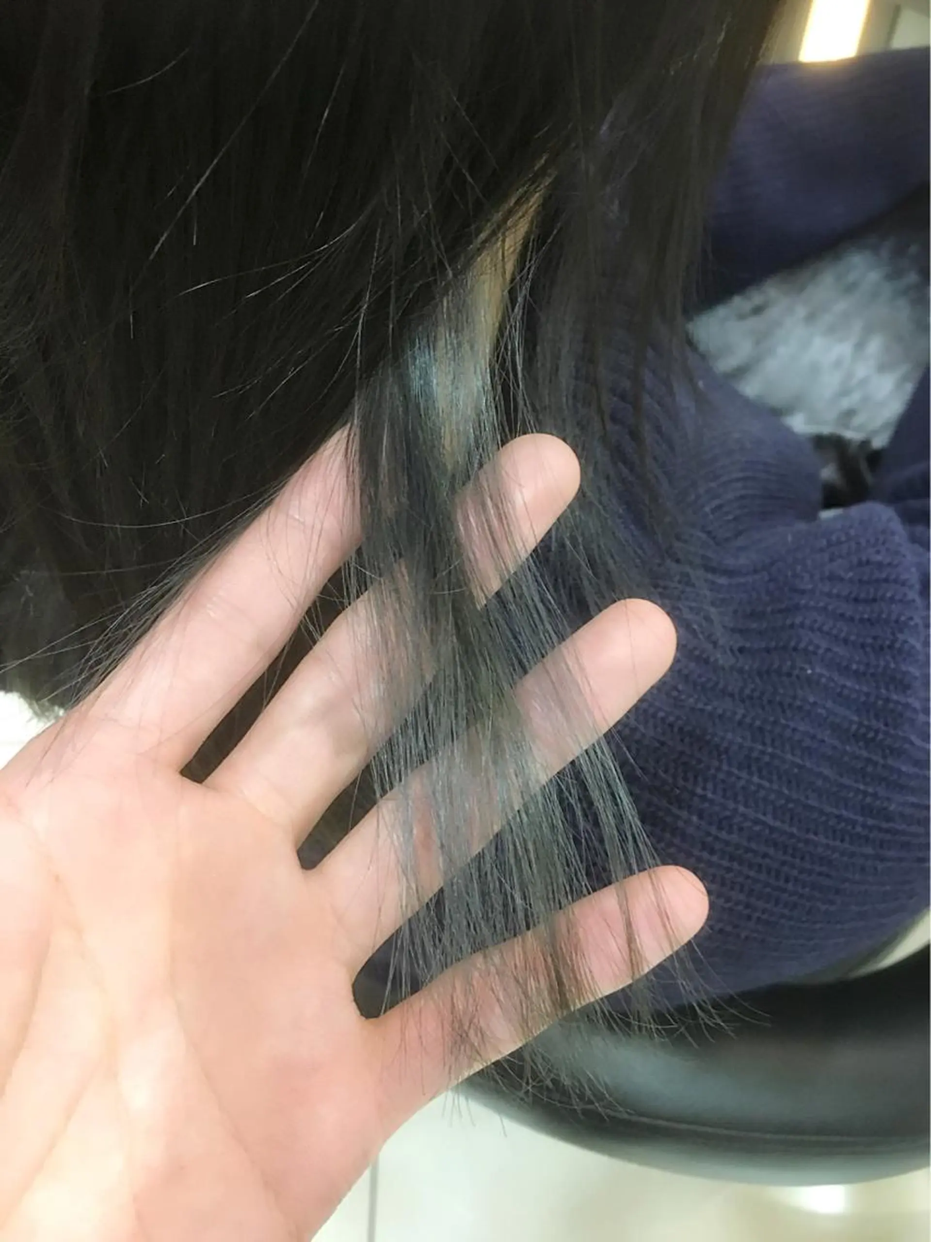 ミディアム カラー シルバー 永井 大希のヘアスタイル