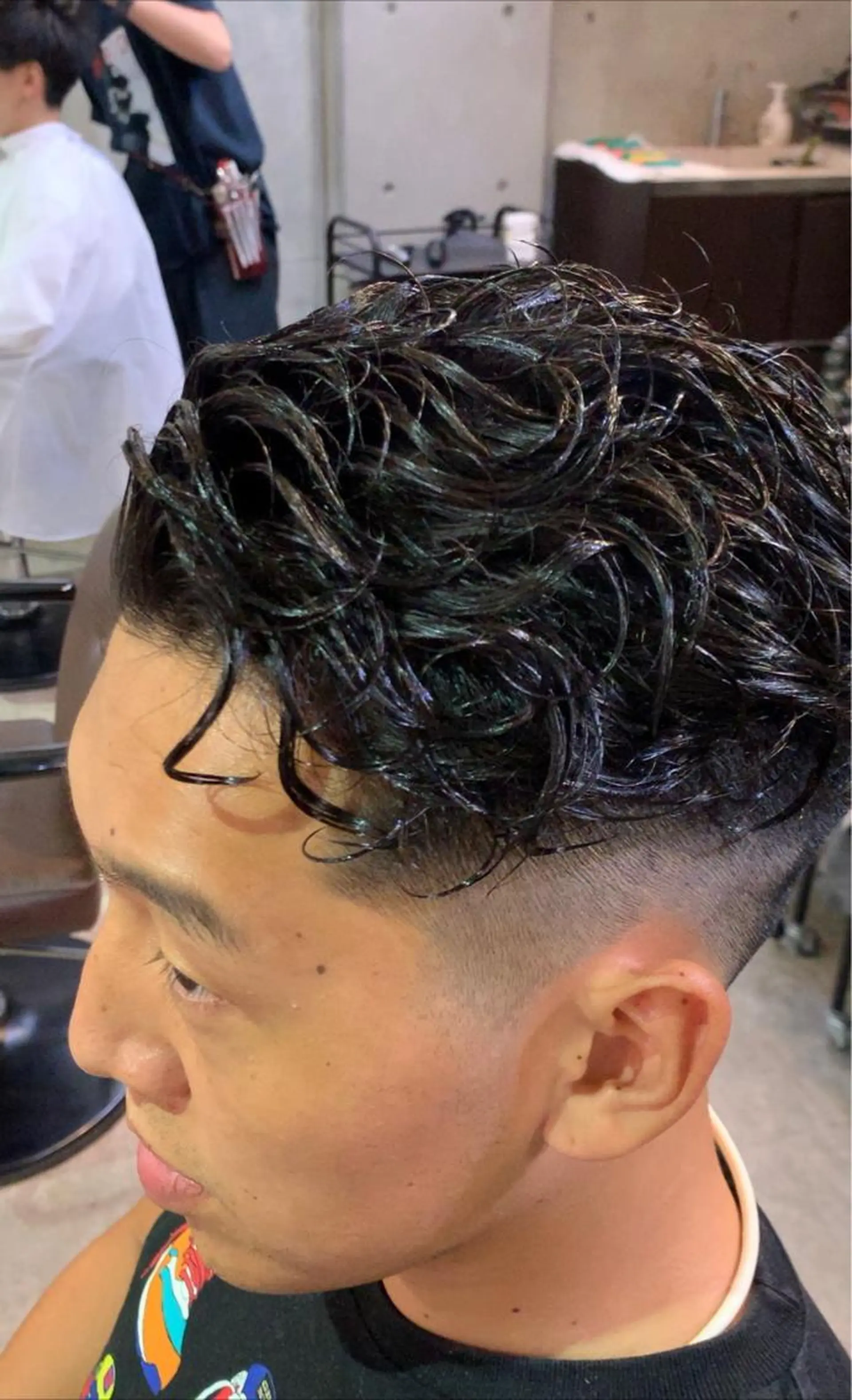 ショート パーマ メンズ カット パーマ 及川シゲル 髪質改善講師のヘアスタイル