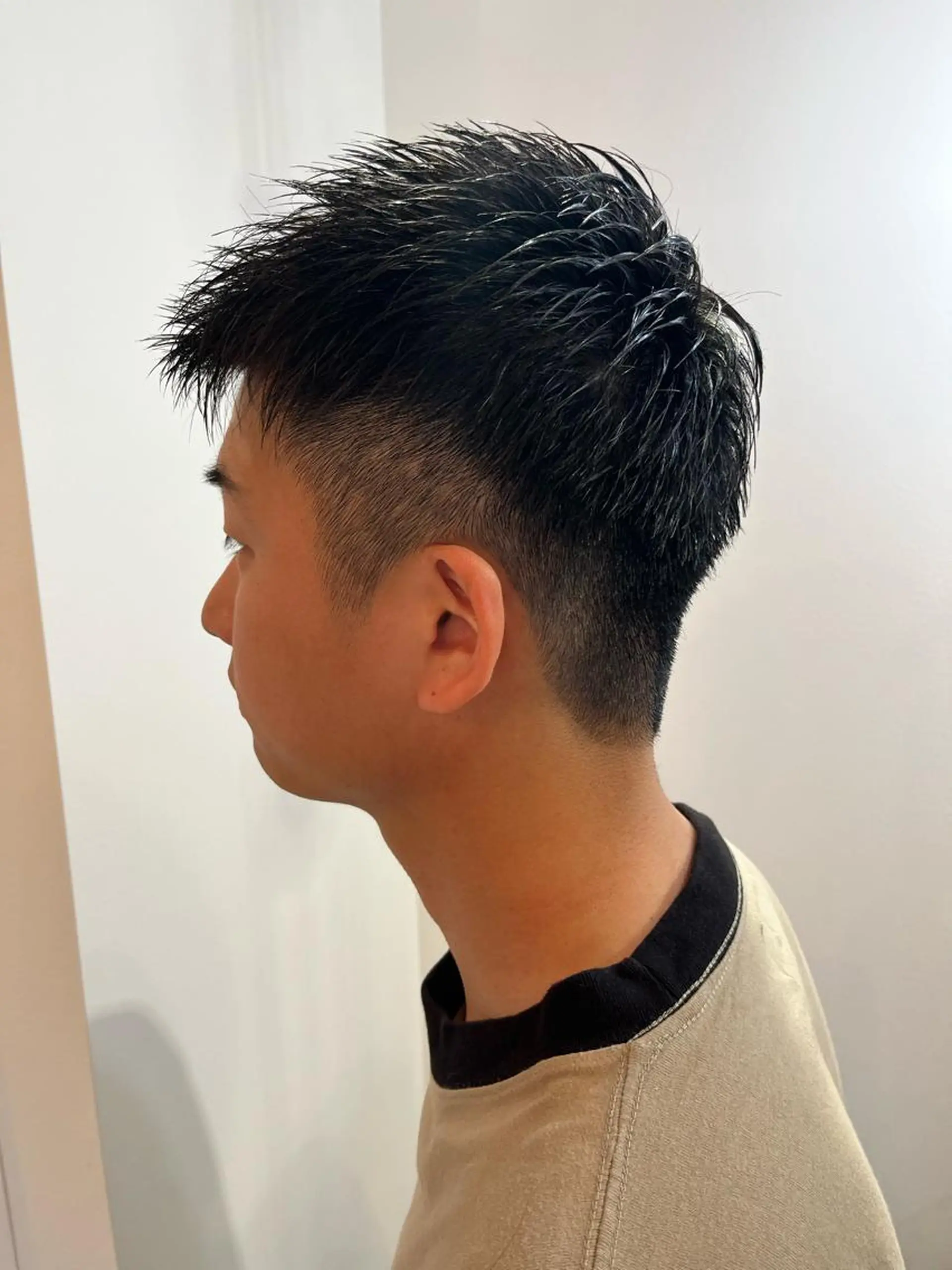 メンズ Hikari /赤み消しカラーのヘアスタイル