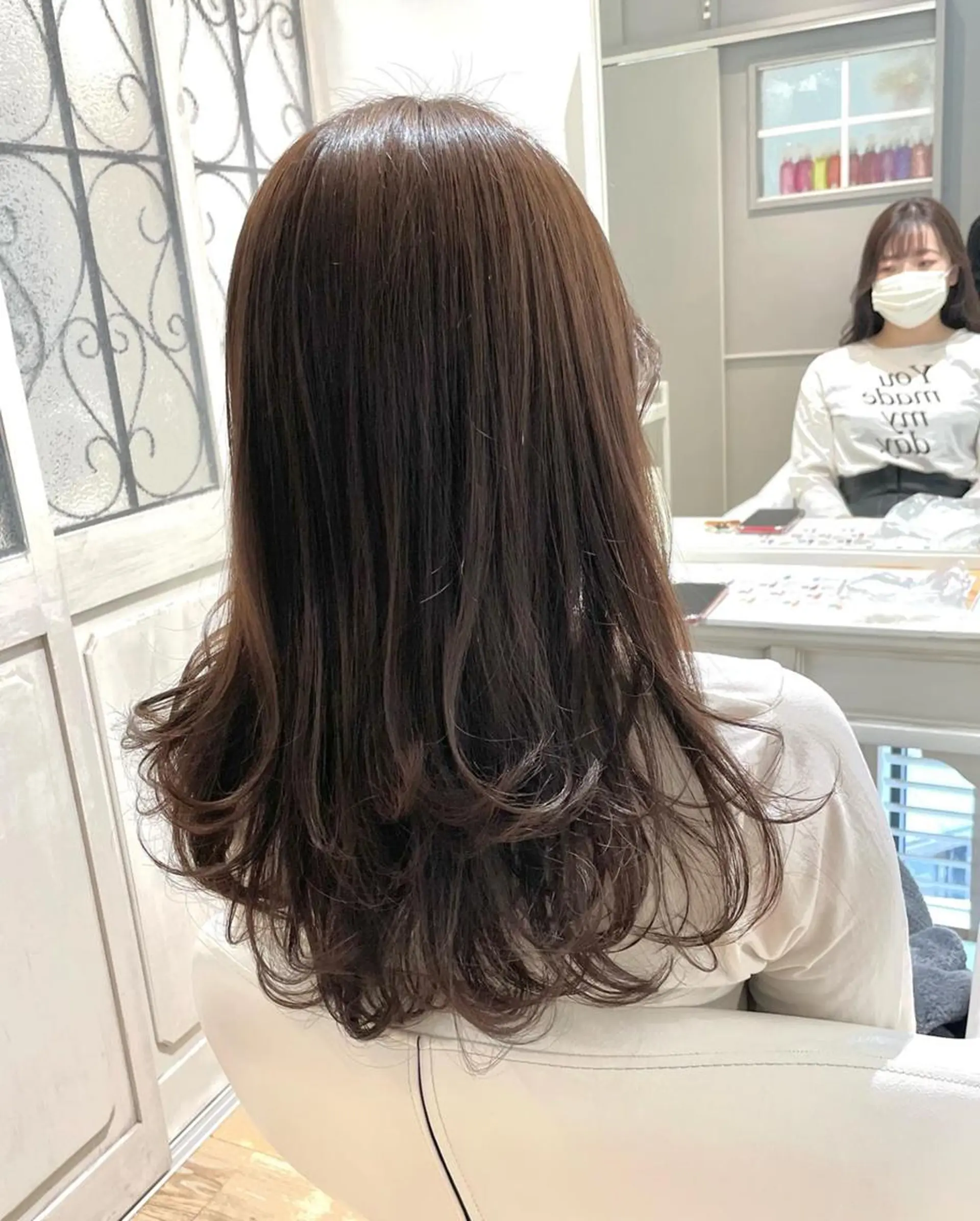 ミディアム カラー パーマ ヘアアレンジ メンズ キッズ ネイル マツエク・マツパ 子どものヘアアレンジ レイヤーカット 🫧垢抜けヘア🫧 SHIORIのヘアスタイル