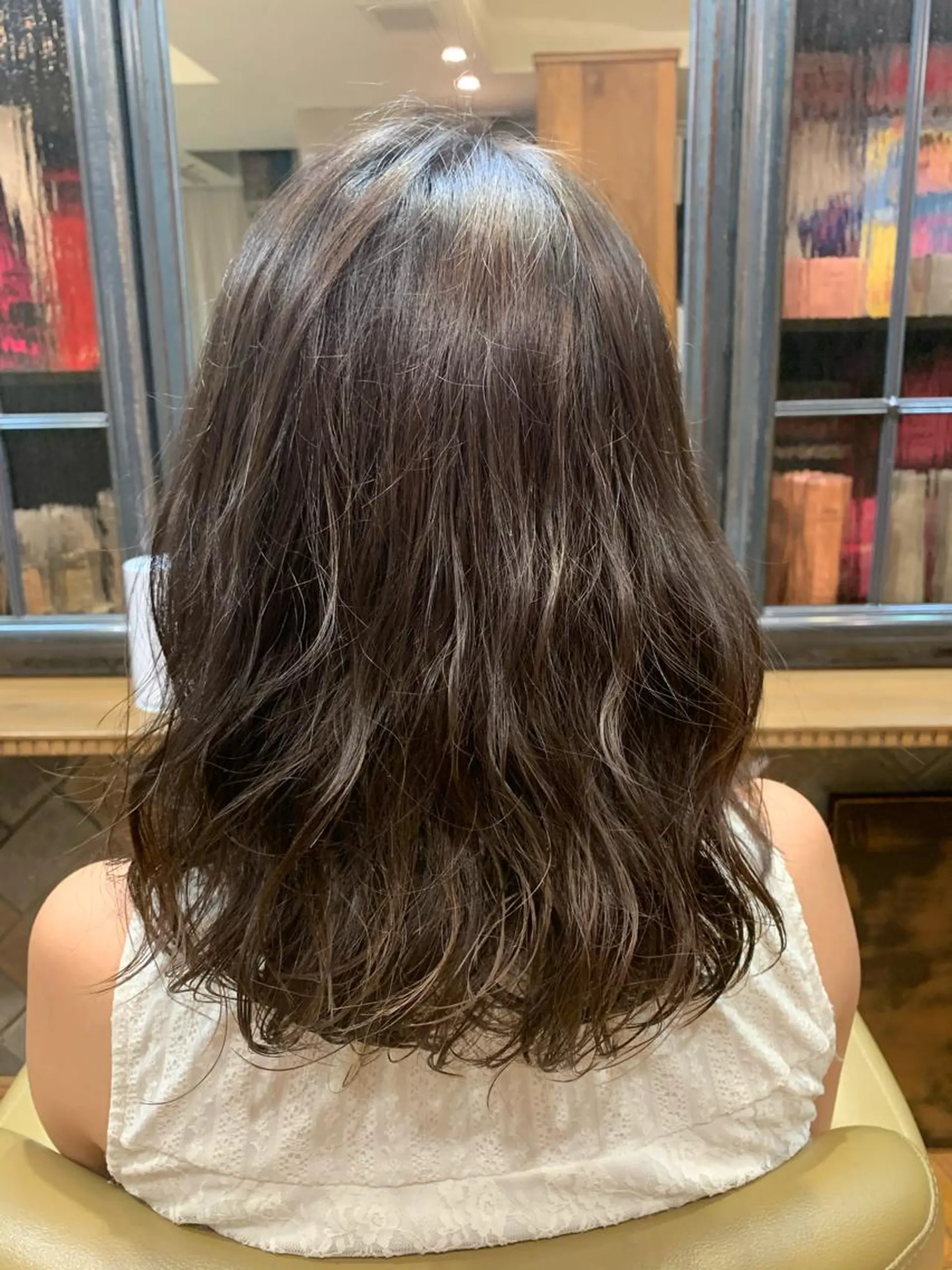 セミロング カラー パーマ アッシュ ごとう さなのヘアスタイル
