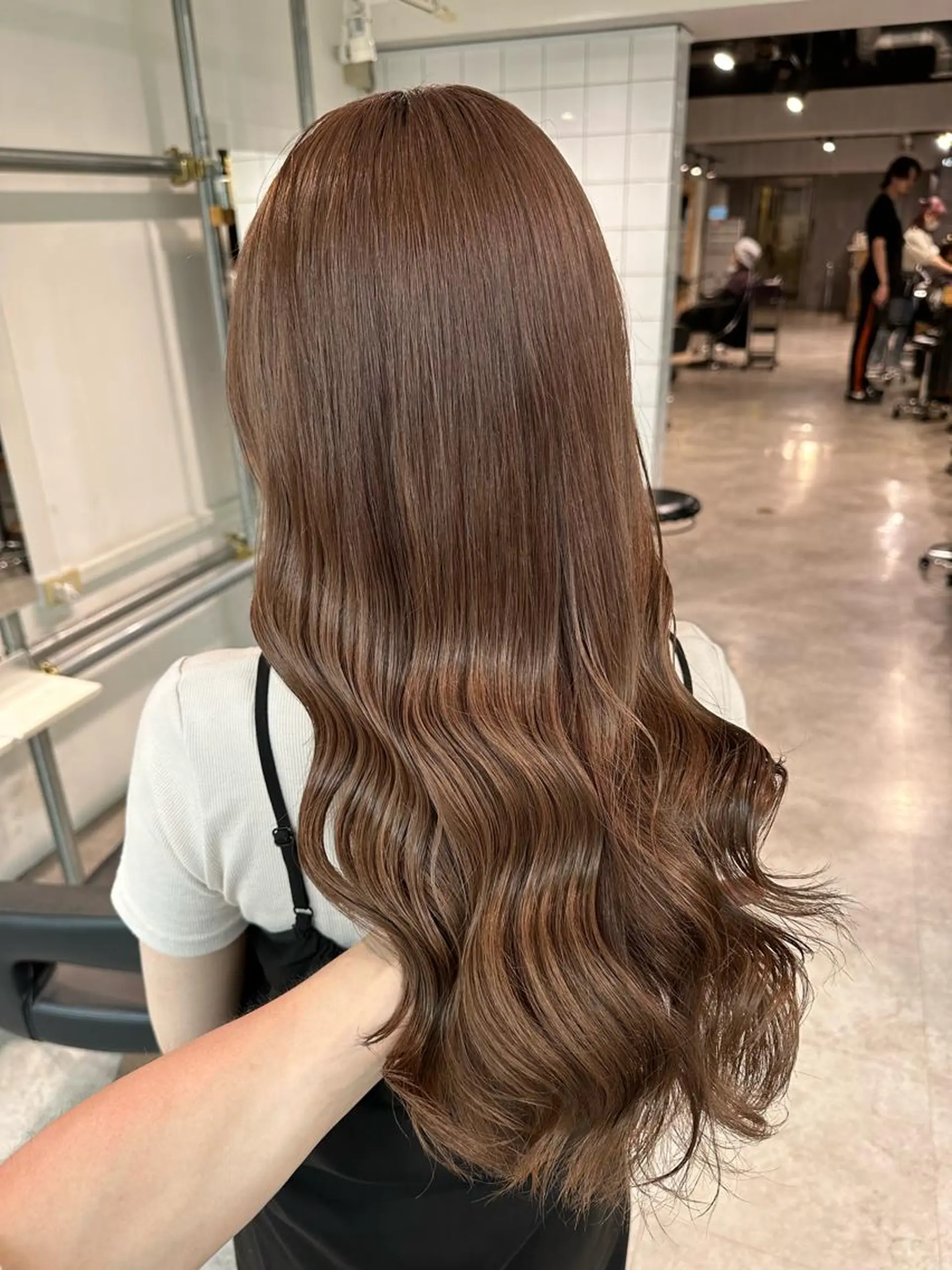 ロング カラー ブリーチ ブリーチなしカラー くすみミルクティー/ ブラウン🪡TOWAのヘアスタイル