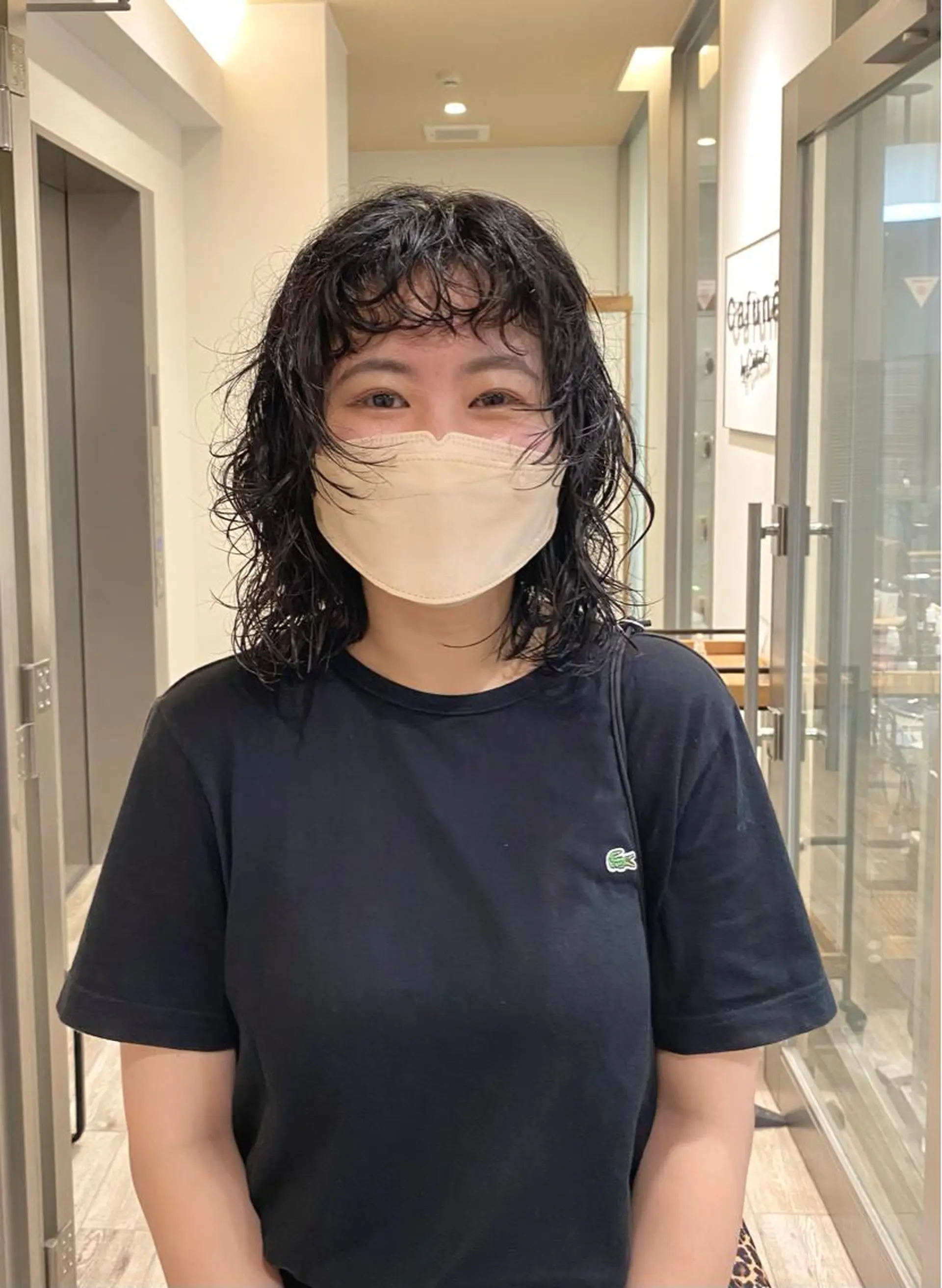 ミディアム パーマ ミディアムパーマ 顔周りカット ウルフカット 店長　ショート& パーマ　坂本のヘアスタイル