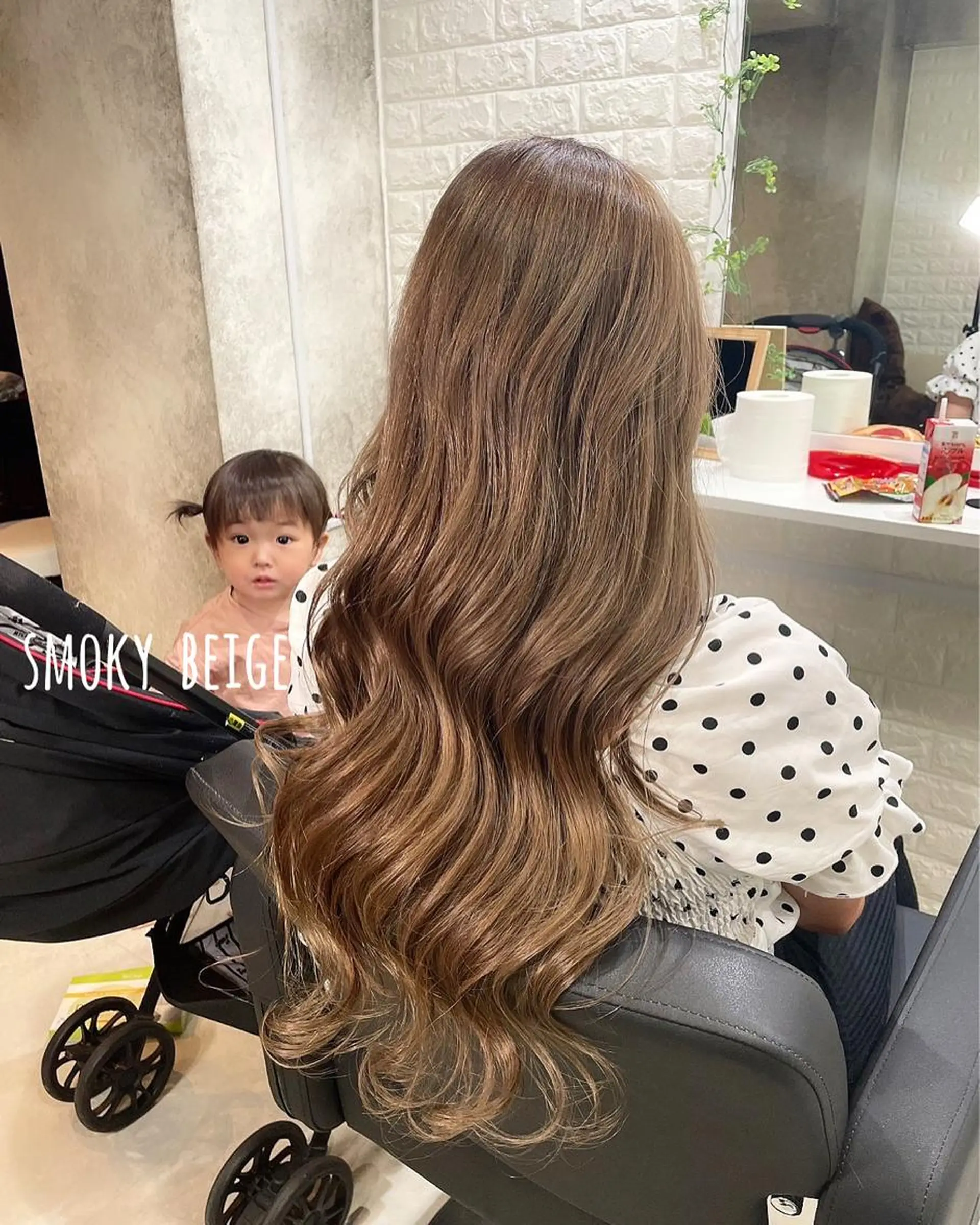 ロング カラー ベージュカラー ハイトーンカラー ヘアカラー トリートメント Nino（ニーノ）所属・にしき さんのヘアスタイル