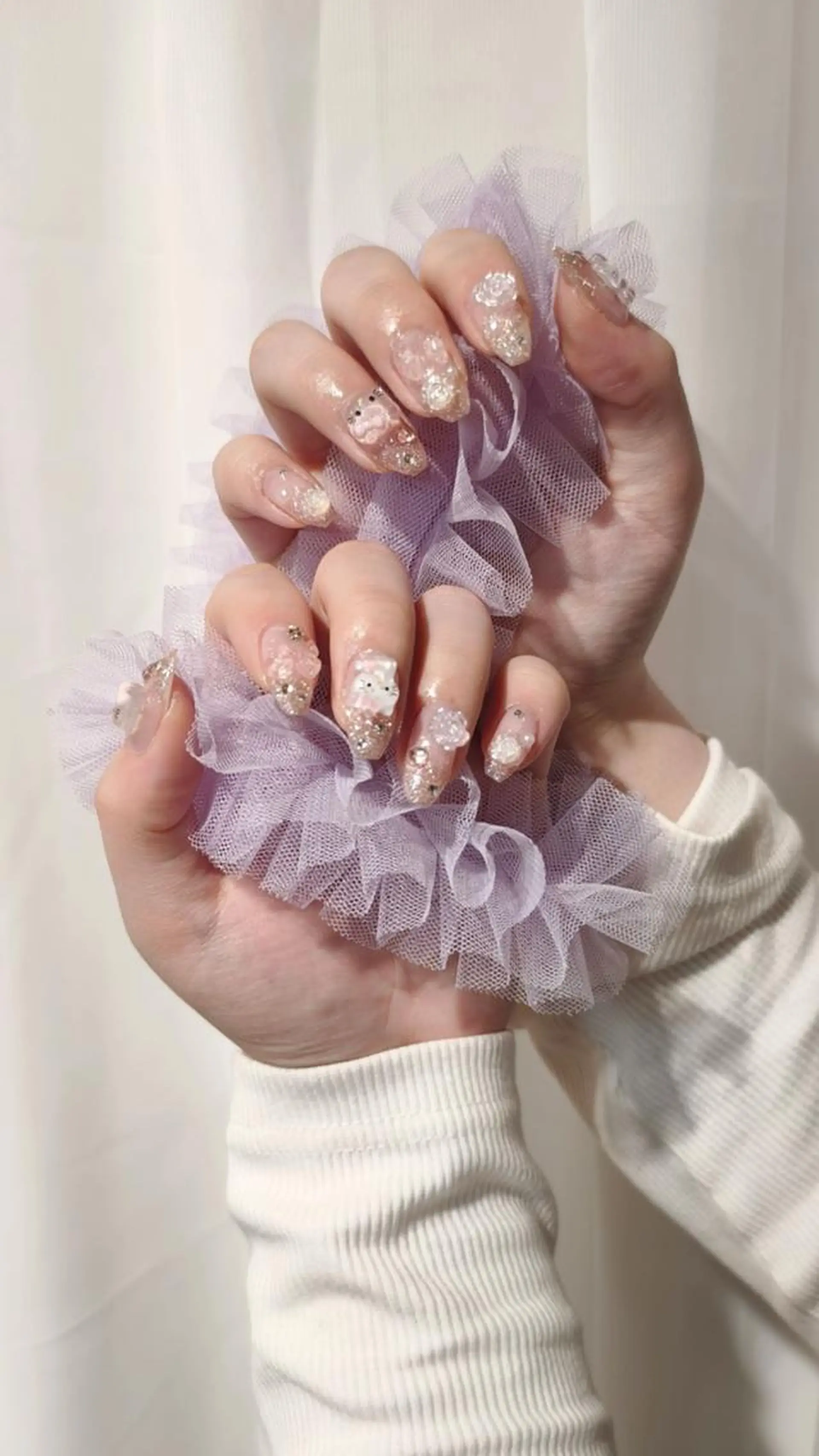 ネイル フレンチネイル ジェルネイル ゴージャス キラキラネイル 韓国ネイル Mariko【韓国 ワンホン 長さだし】のネイルデザイン