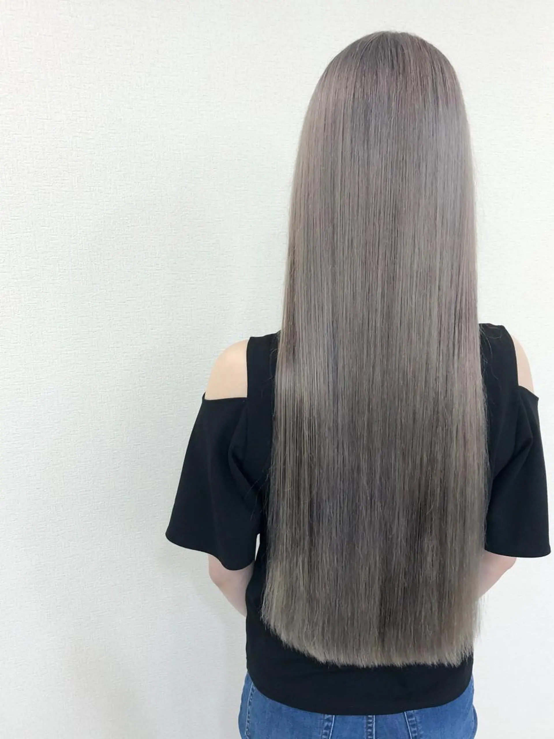 ロング カラー ヘアカラー Hanna by W_SALONのヘアスタイル