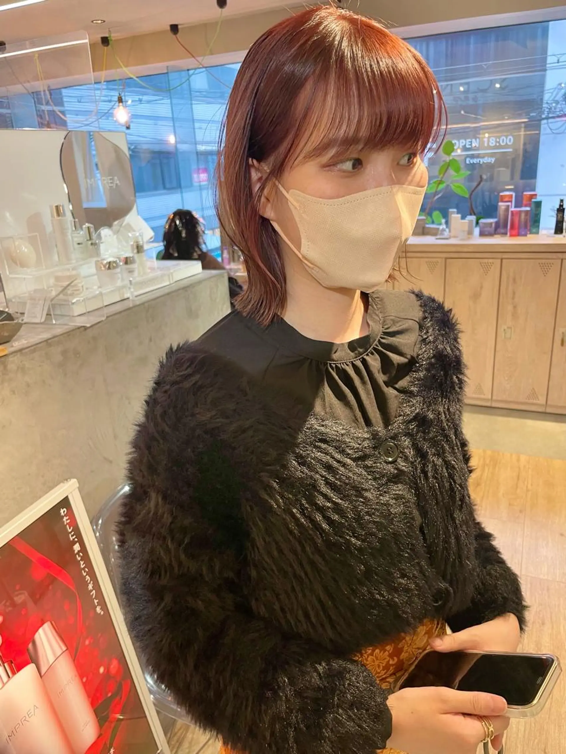 ショート カラー ぱつっとボブ 古家 佑真のヘアスタイル