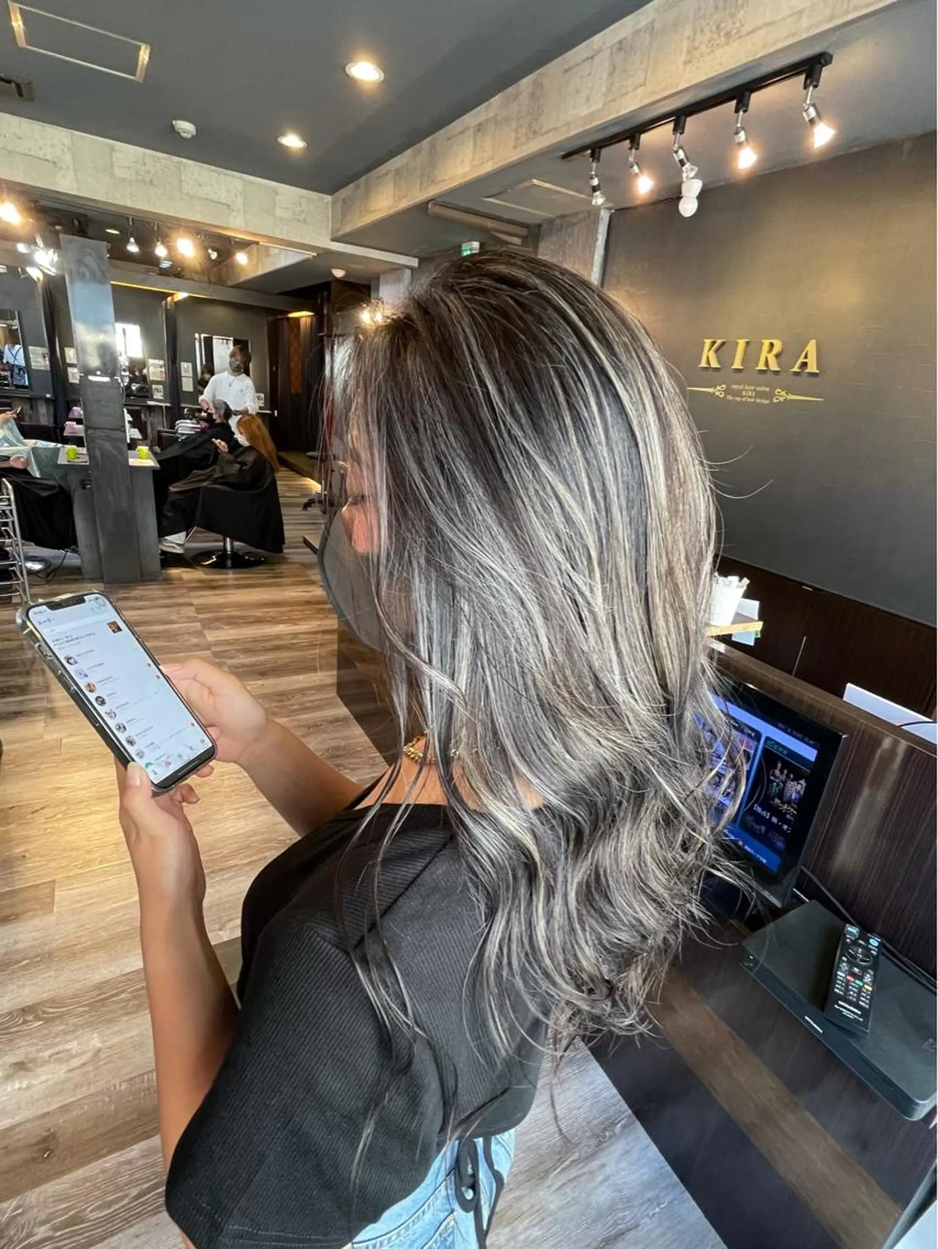 セミロング シールエクステ ボブ エクステ 外国人風カラー ハイライト ヘアカラー ヘアセット KIRA スズキ タクヤ／店長のヘアスタイル
