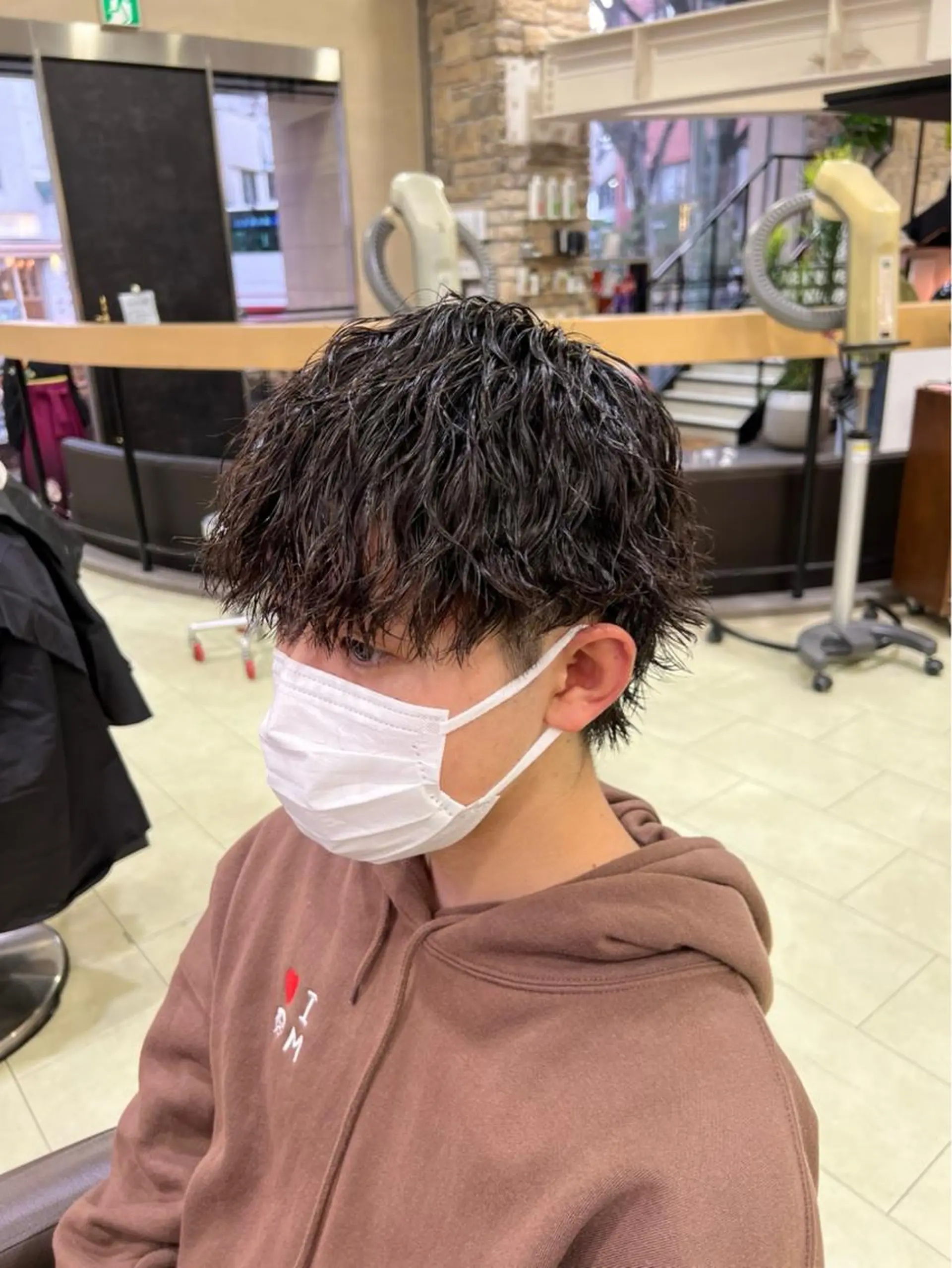 ミディアム カラー パーマ メンズ ヘアカラー ダウンパーマ🇰🇷 毛流れパーマ【かな】のヘアスタイル