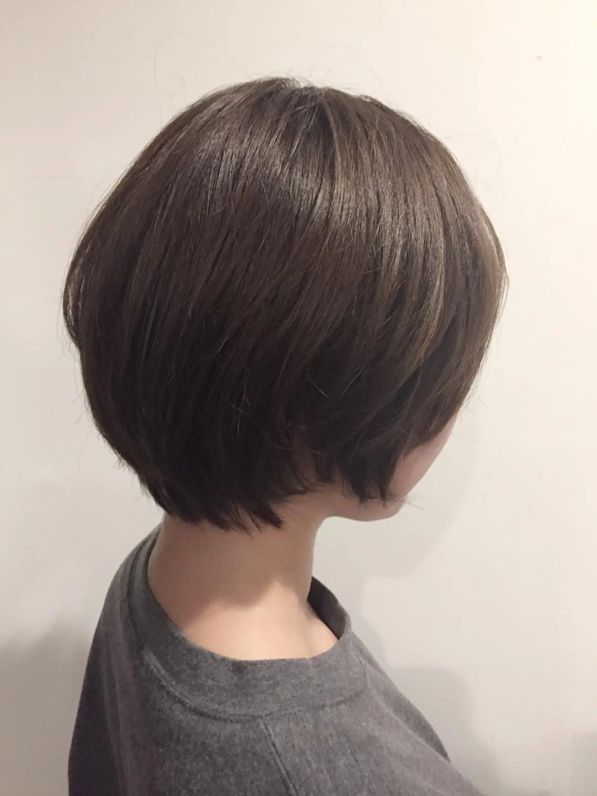 ショート カラー アッシュ アッシュグレー 透明感カラー イルミナカラー ヘアカラー SALOWIN(サロウィン)広島並木通り所属・田村和範/似合わせ カラー/縮毛矯正のヘアスタイル