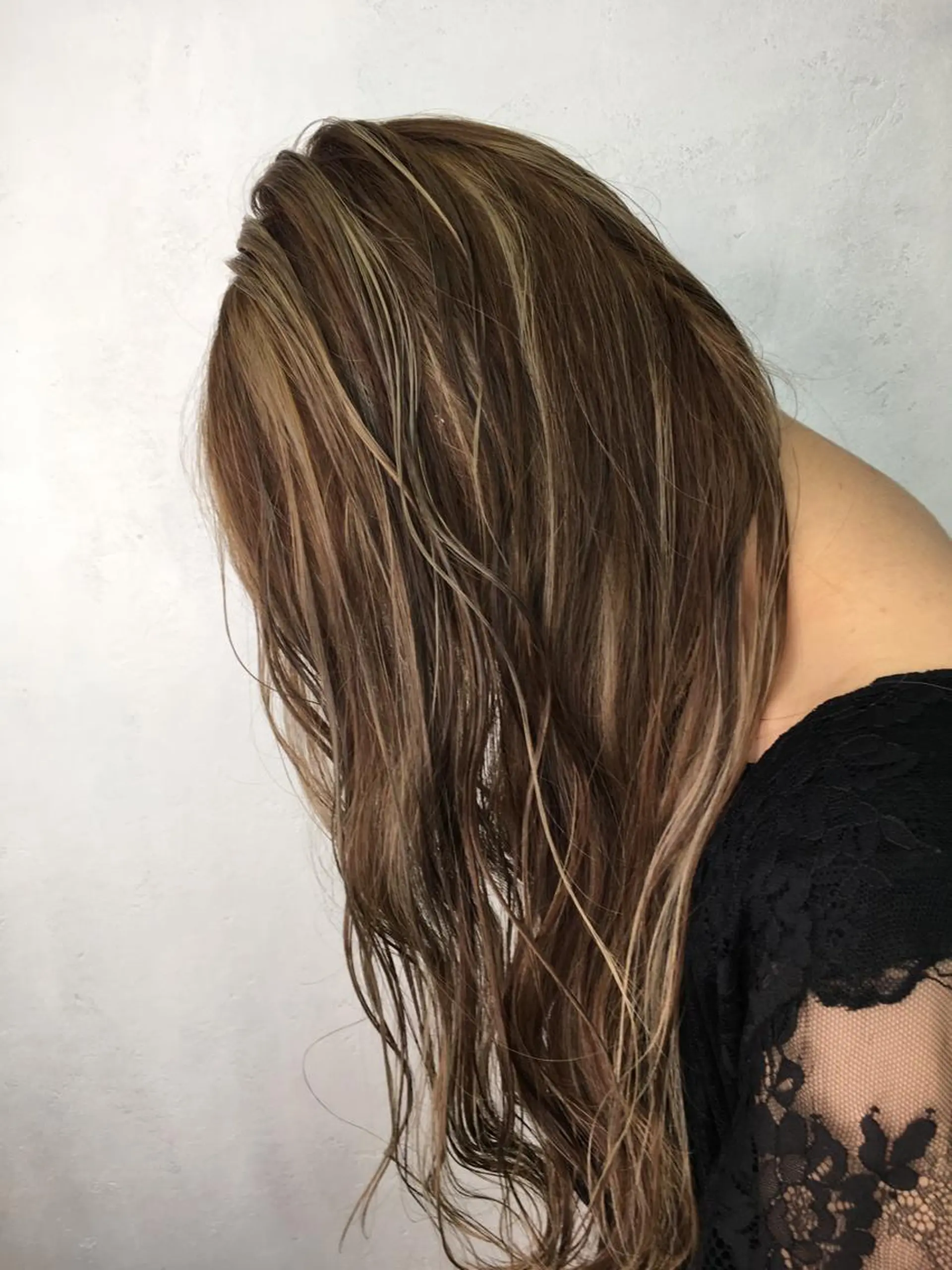 ロング まお♡レイヤーカット 耳ツボジュエリーのヘアスタイル