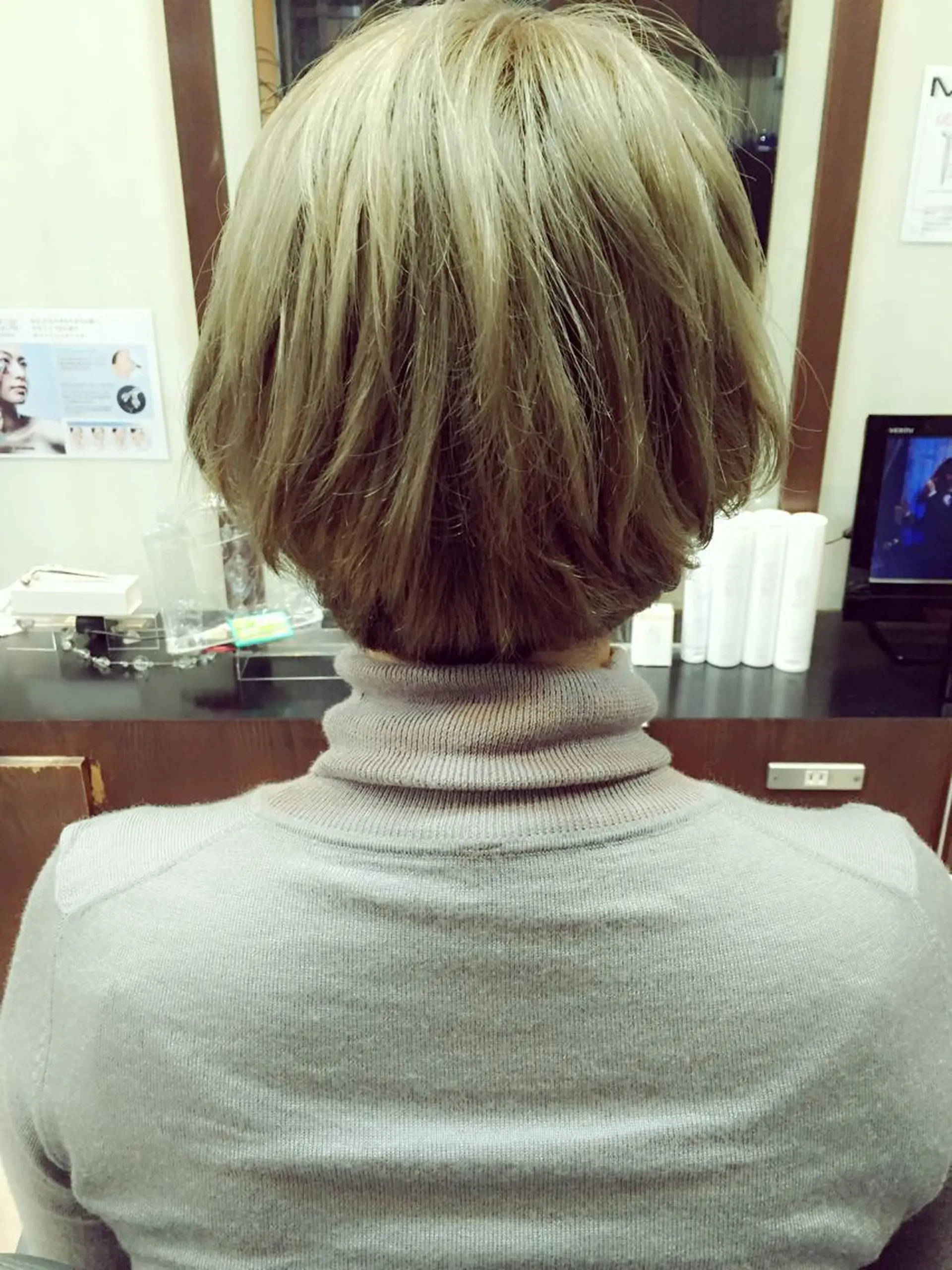 ショート カラー グレージュ 卒業式のヘアスタイル ナガイ ユウキのヘアスタイル