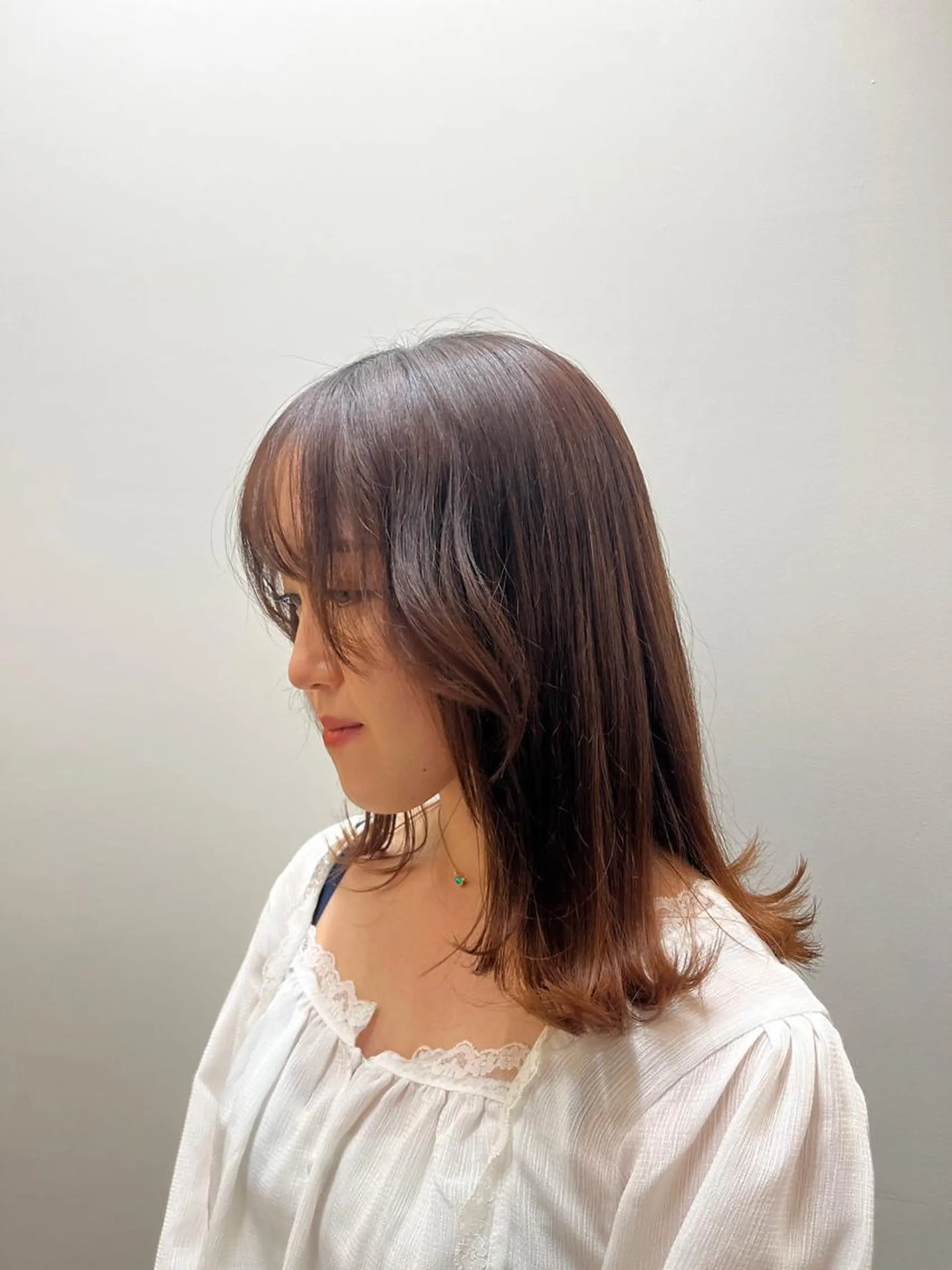 セミロング 顔まわりレイヤー 顔周りカット レイヤーカット TEMIL HAIR 《まお》のヘアスタイル