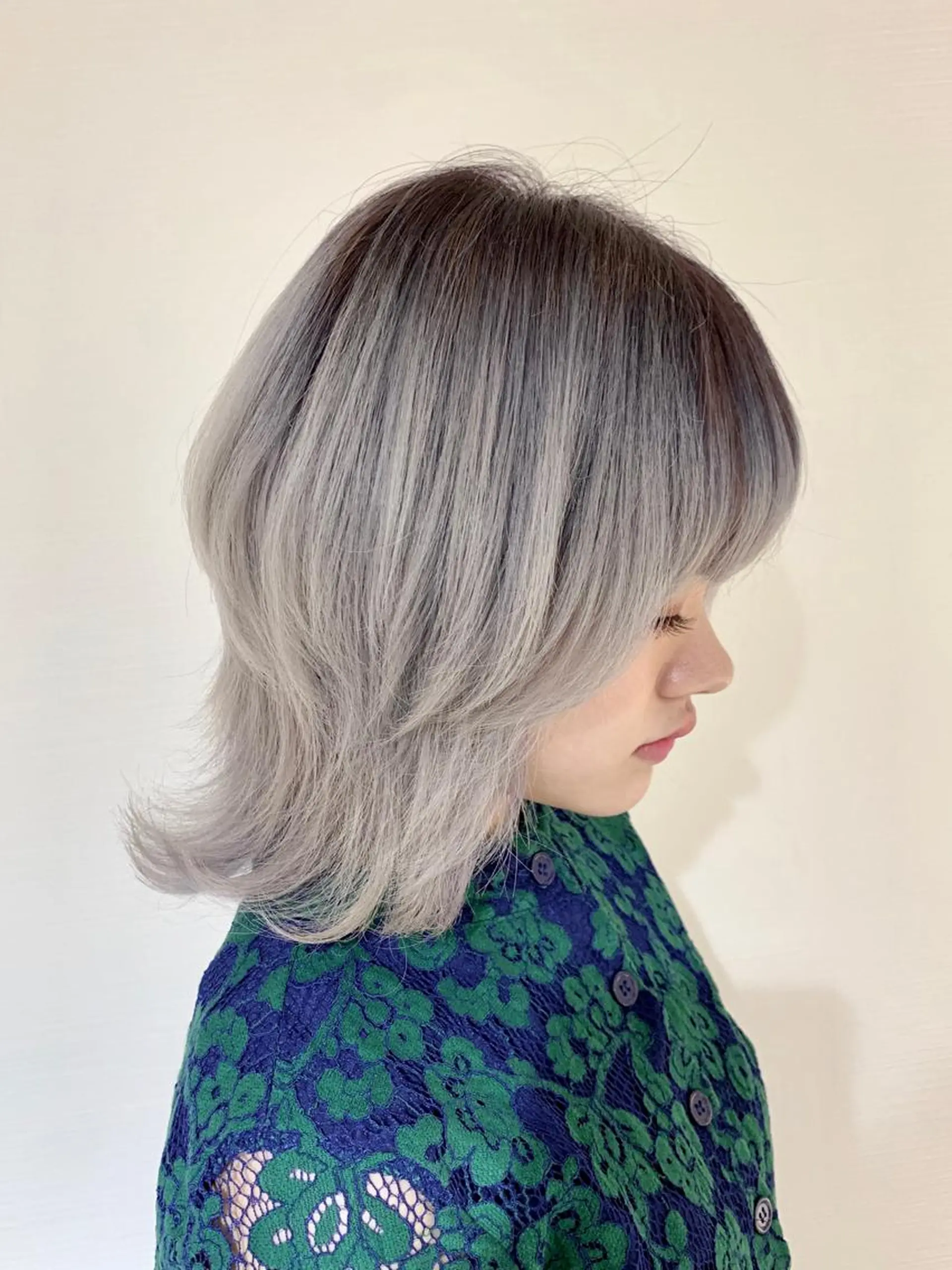 ミディアム カラー ウルフカット ヘアカラー トリートメント ヘッドスパ Akua【代表】 Kazumaのヘアスタイル