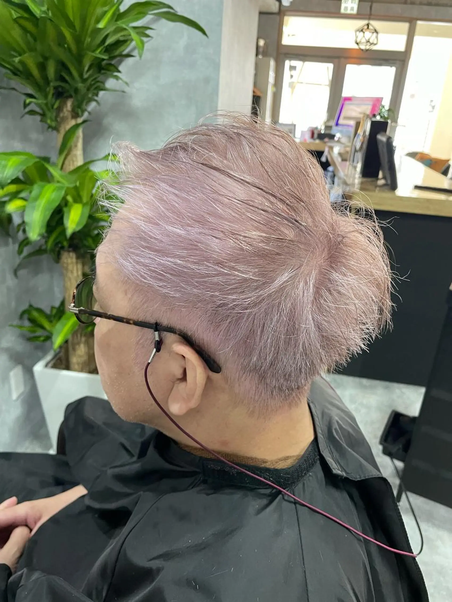 ショート メンズ メンズバレイヤージュ メンズブリーチ メンズハイライト メンズハイトーン メンズインナーカラー ヘアカラー and K所属・and K 那覇小禄店のヘアスタイル