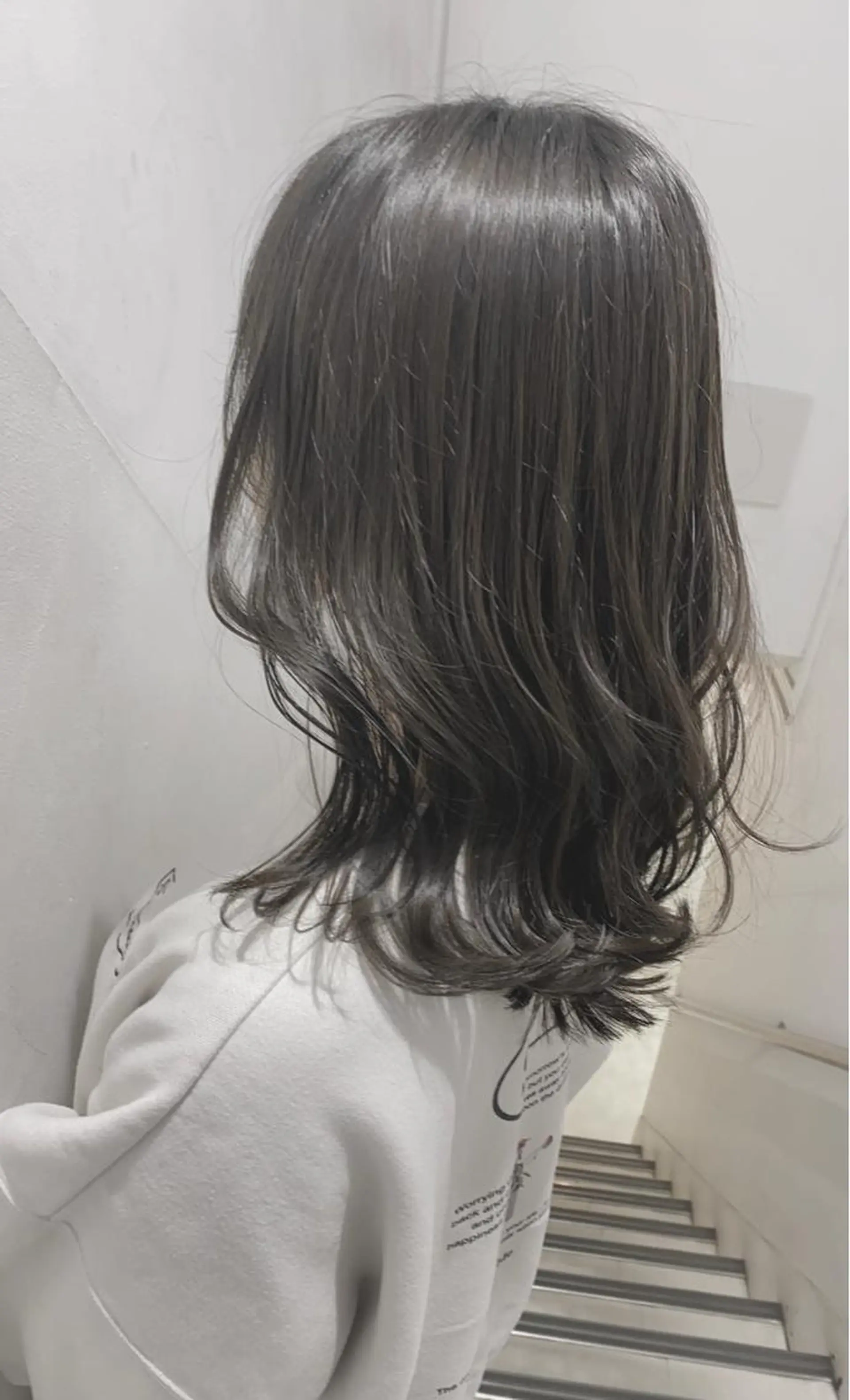 セミロング カラー ✨くびれスタイル✨️ 戸嶋穂乃香のヘアスタイル