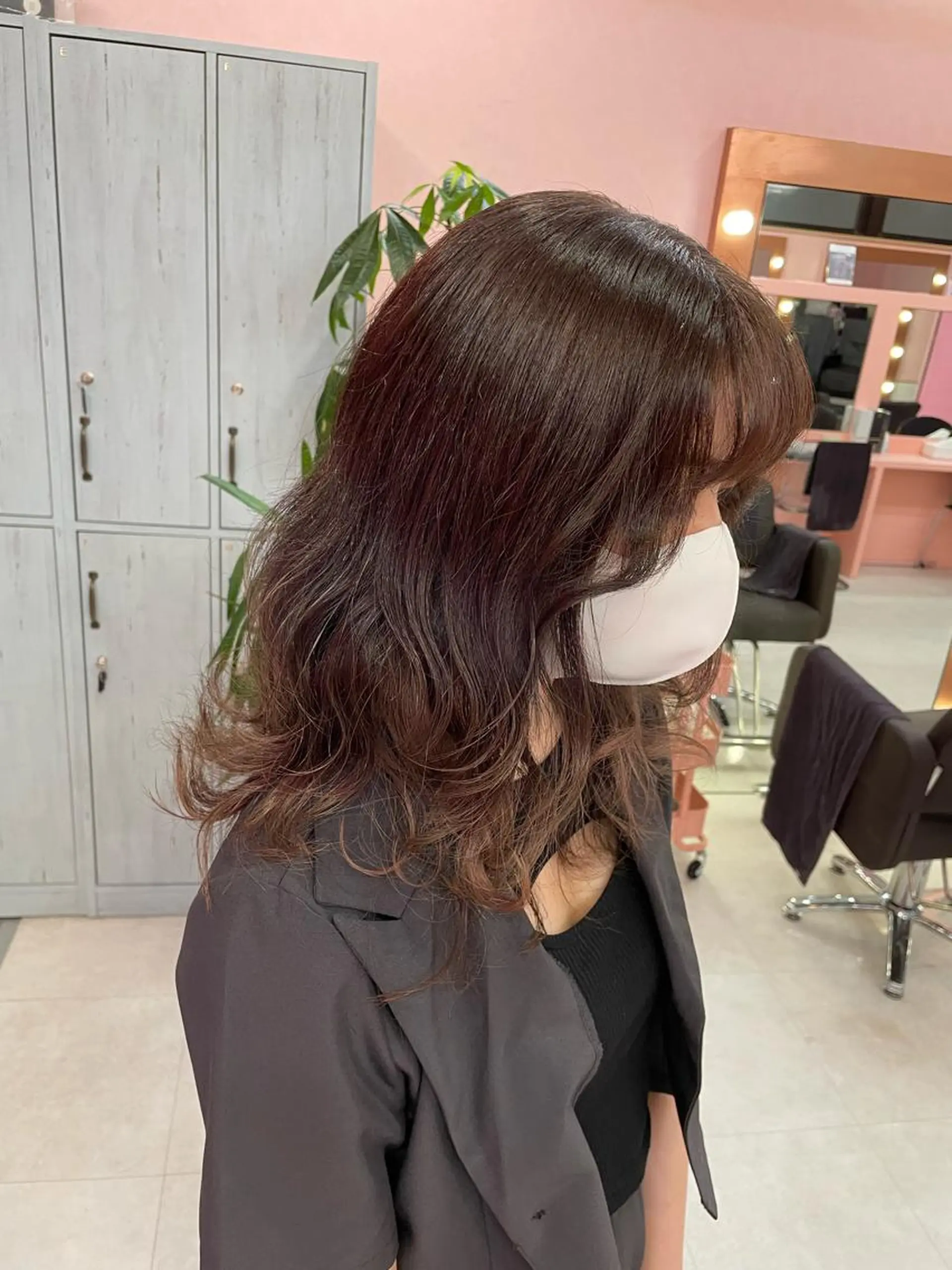 セミロング アッシュ アッシュグレー アッシュグレージュ ミストバング ピンクブラウン カット 🌈ブリーチ特化🌈 MANATOのヘアスタイル