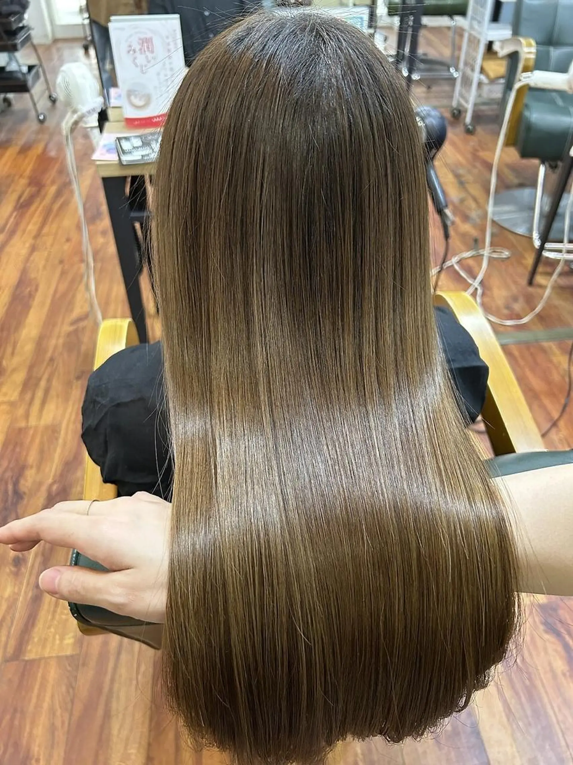 ロング カット ヘアカラー トリートメント Chihiro .のヘアスタイル