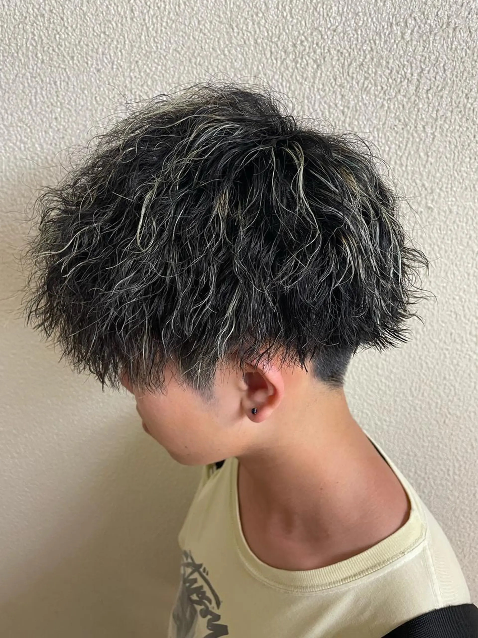 ミディアム カラー パーマ メンズ 辻堂メンズ特化 メンズパーマ鈴木優哉のヘアスタイル
