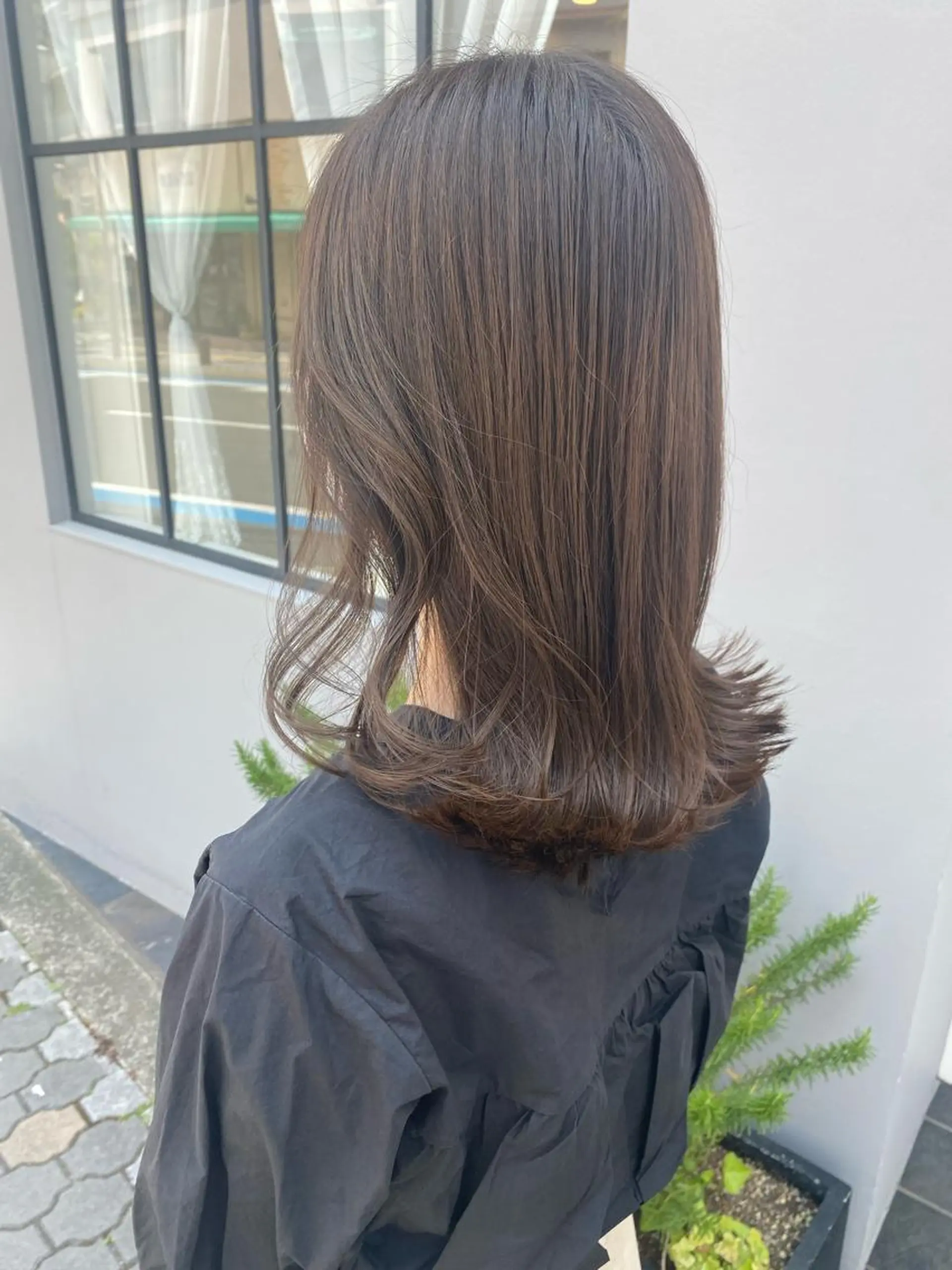 ミディアム カラー ベージュカラー 透明感カラー オリーブベージュ カット 西村 美羽のヘアスタイル
