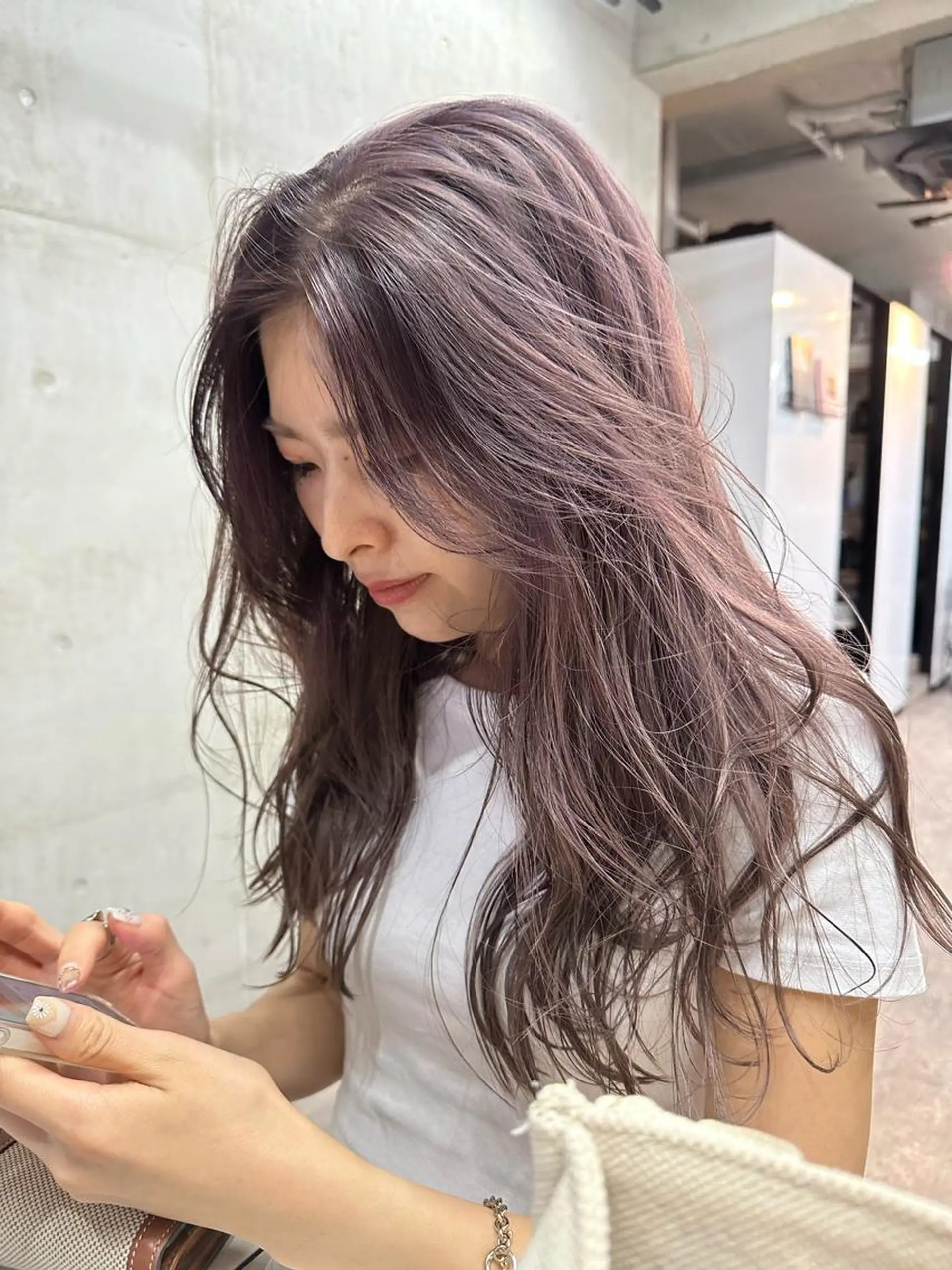 ロング カラー グレージュ ラベンダーカラー ラベンダーグレージュ ラベンダーグレー SALTWATER AYARIのヘアスタイル
