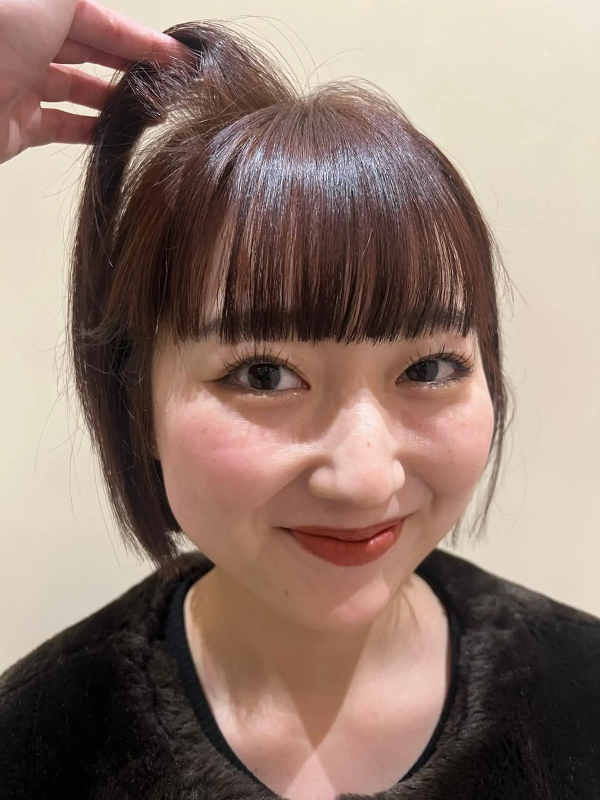 カラー 加藤木麻彩 NEROのヘアスタイル