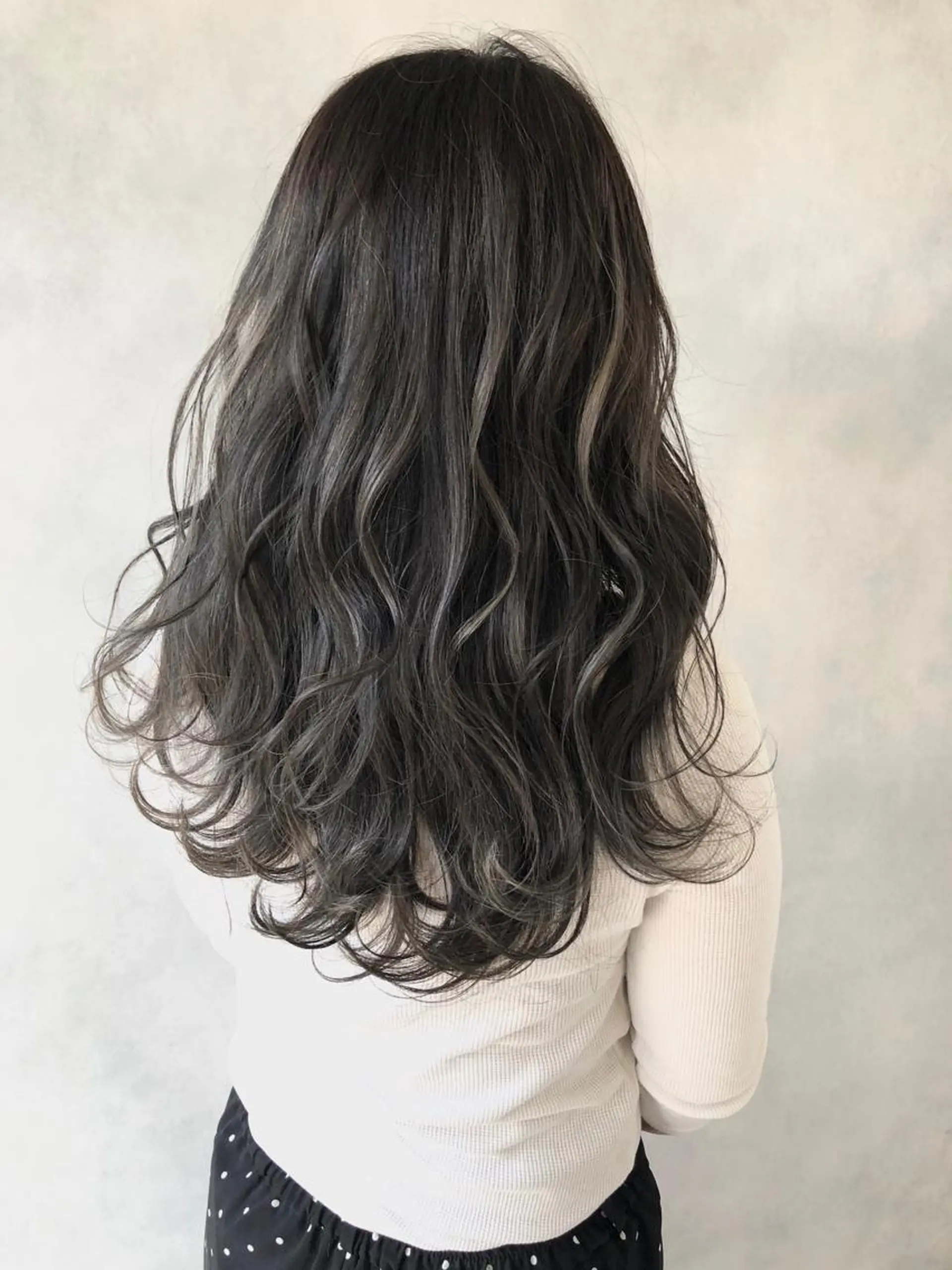 セミロング ハイライト ヘアカラー トリートメント 小澤大輔 YOLO hairのヘアスタイル