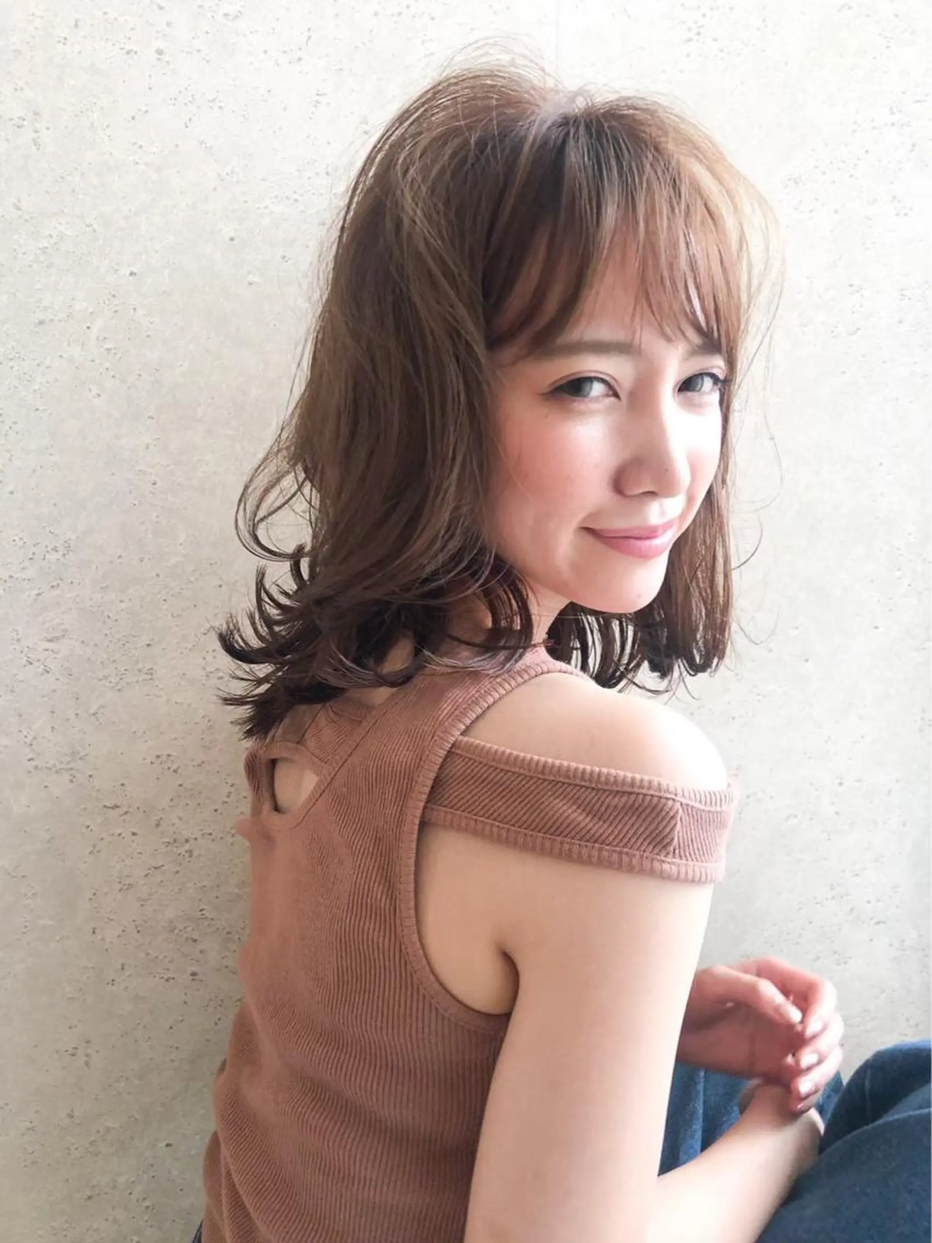 ミディアム カラー ヘアアレンジ ミディアムパーマ アディクシーカラー ベージュカラー グレージュ ハイライトカラー カット ヘアカラー トリートメント ヘッドスパ ヘアセット レイヤーカット/艶髪 🎀笠原 優花🎀のヘアスタイル