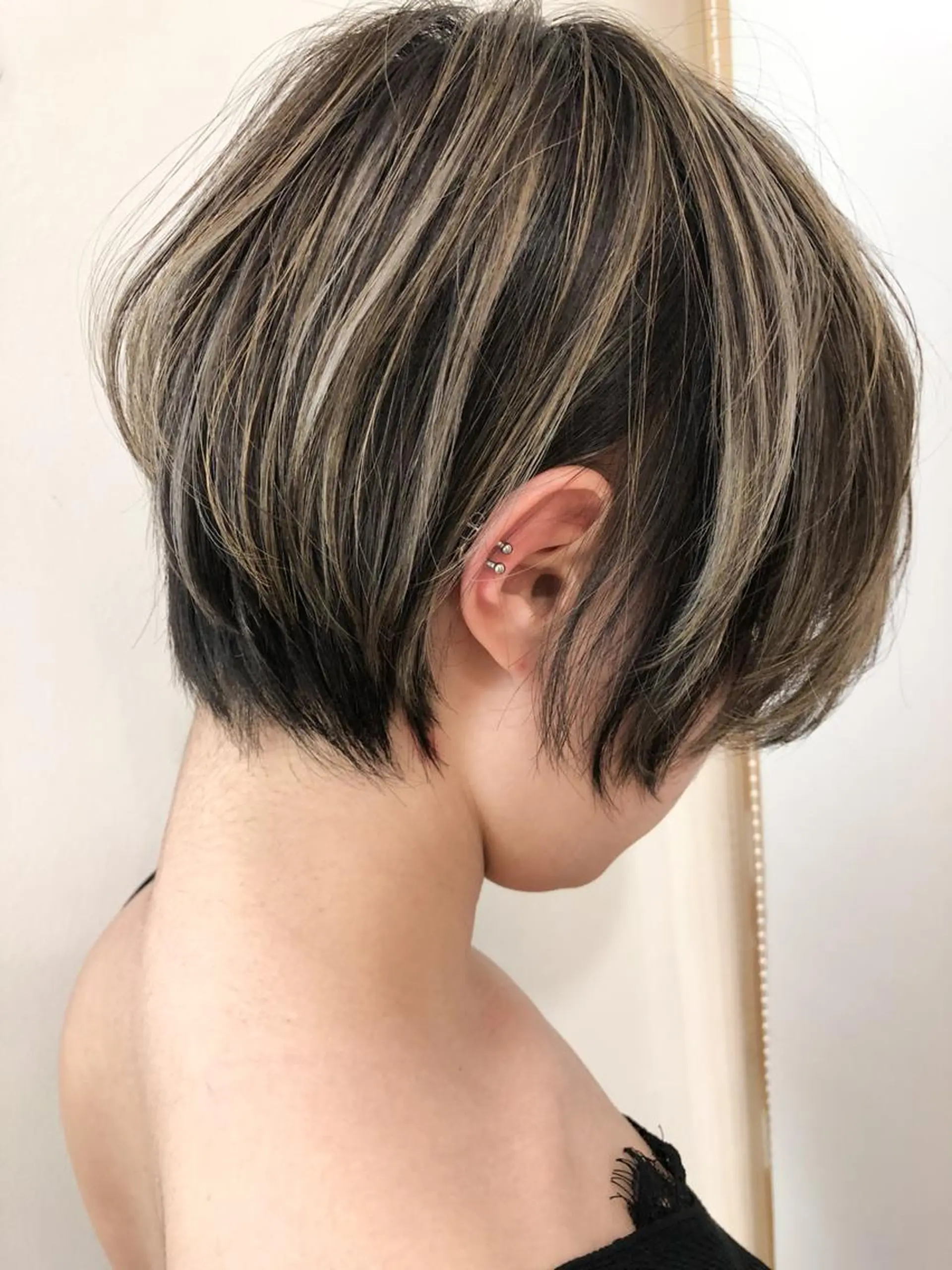 ショート カラー ハイライトカラー ハイライト ショートヘア WONK. ウォンク 心斎橋のヘアスタイル