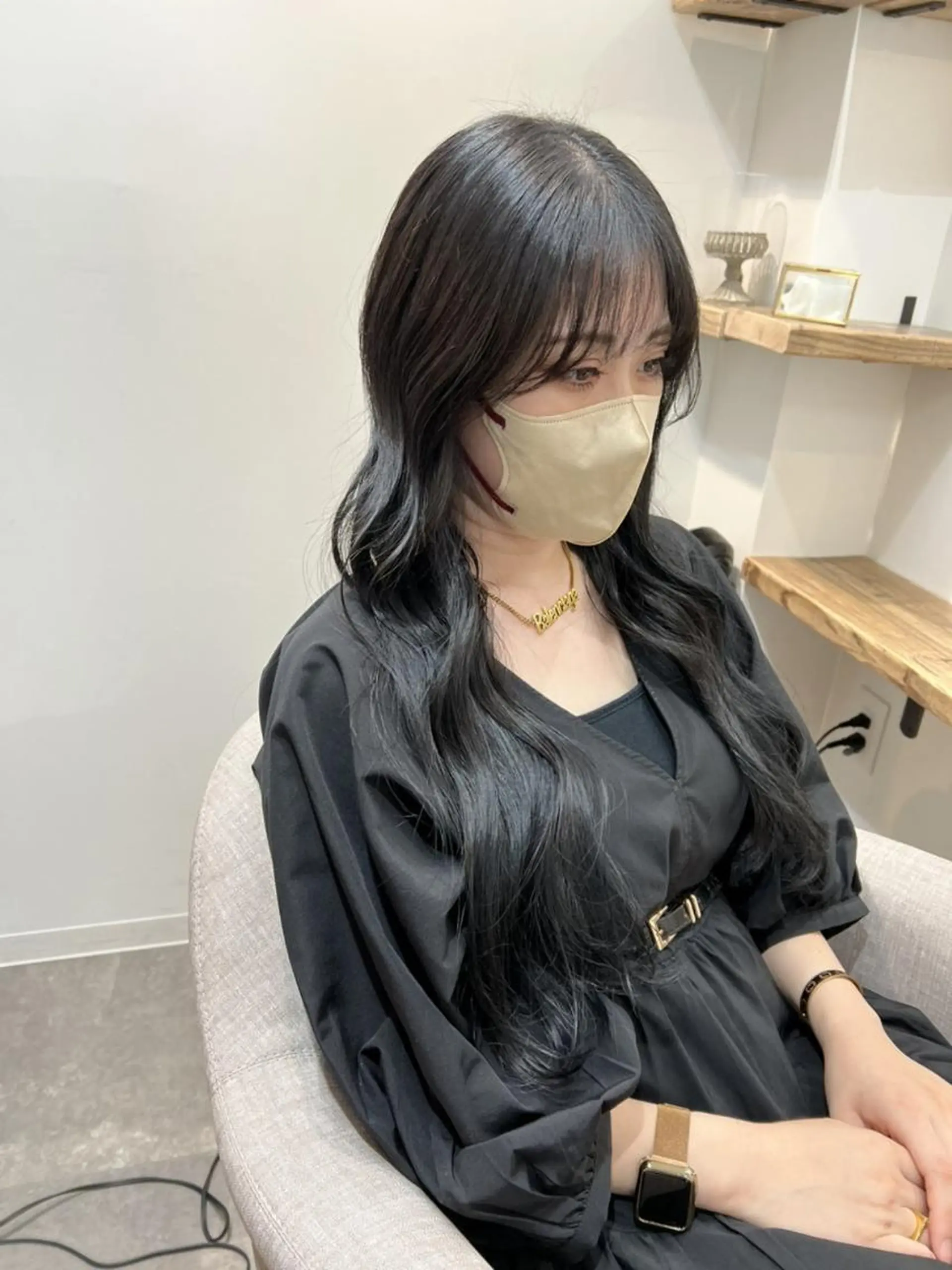 ロング カラー アディクシーカラー 黒髪 ブリーチ ブルーカラー ブルーブラック Ami アミのヘアスタイル