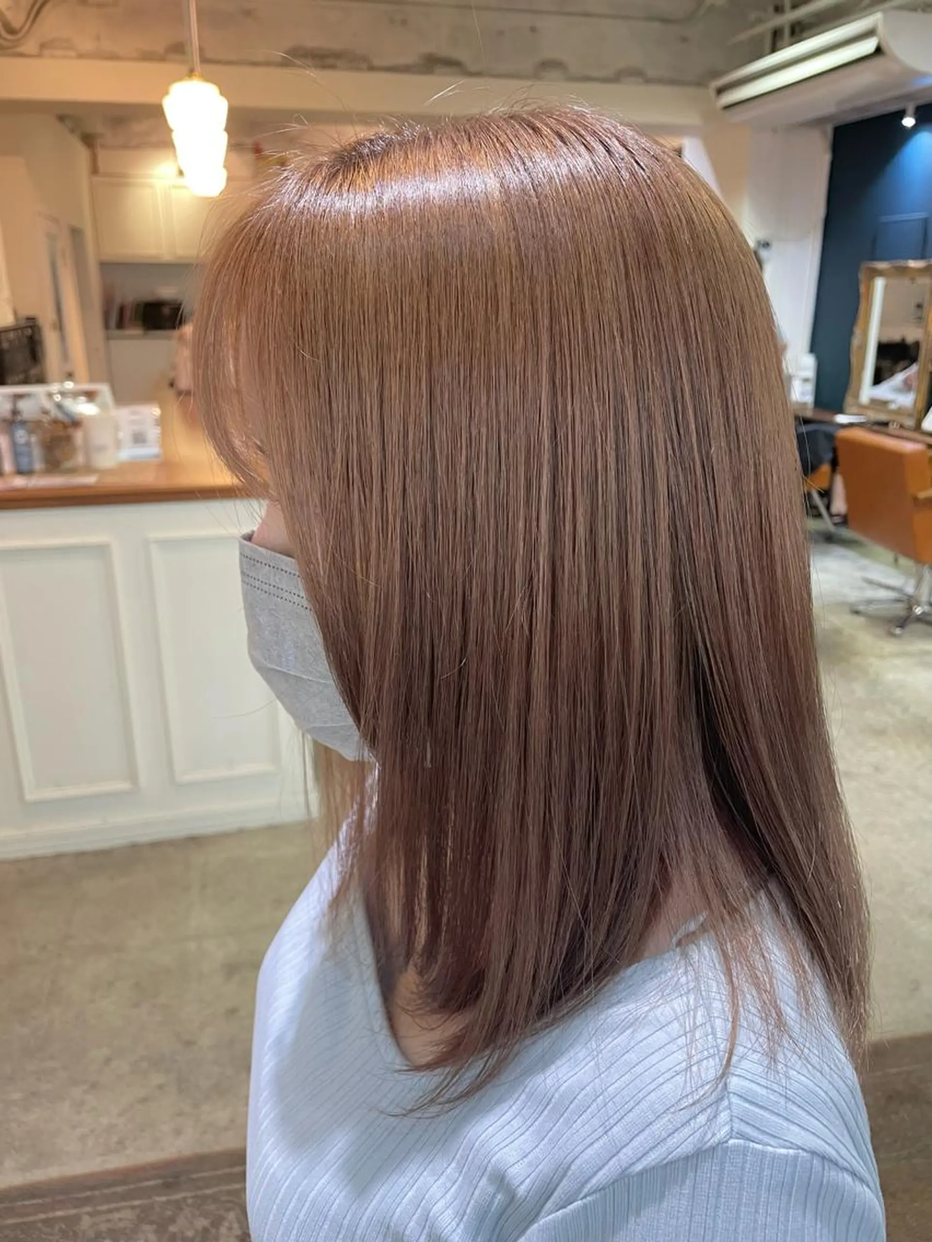 セミロング カラー ヘアアレンジ ベージュカラー ピンクカラー ピンクベージュ トリートメント 山崎 澪のヘアスタイル