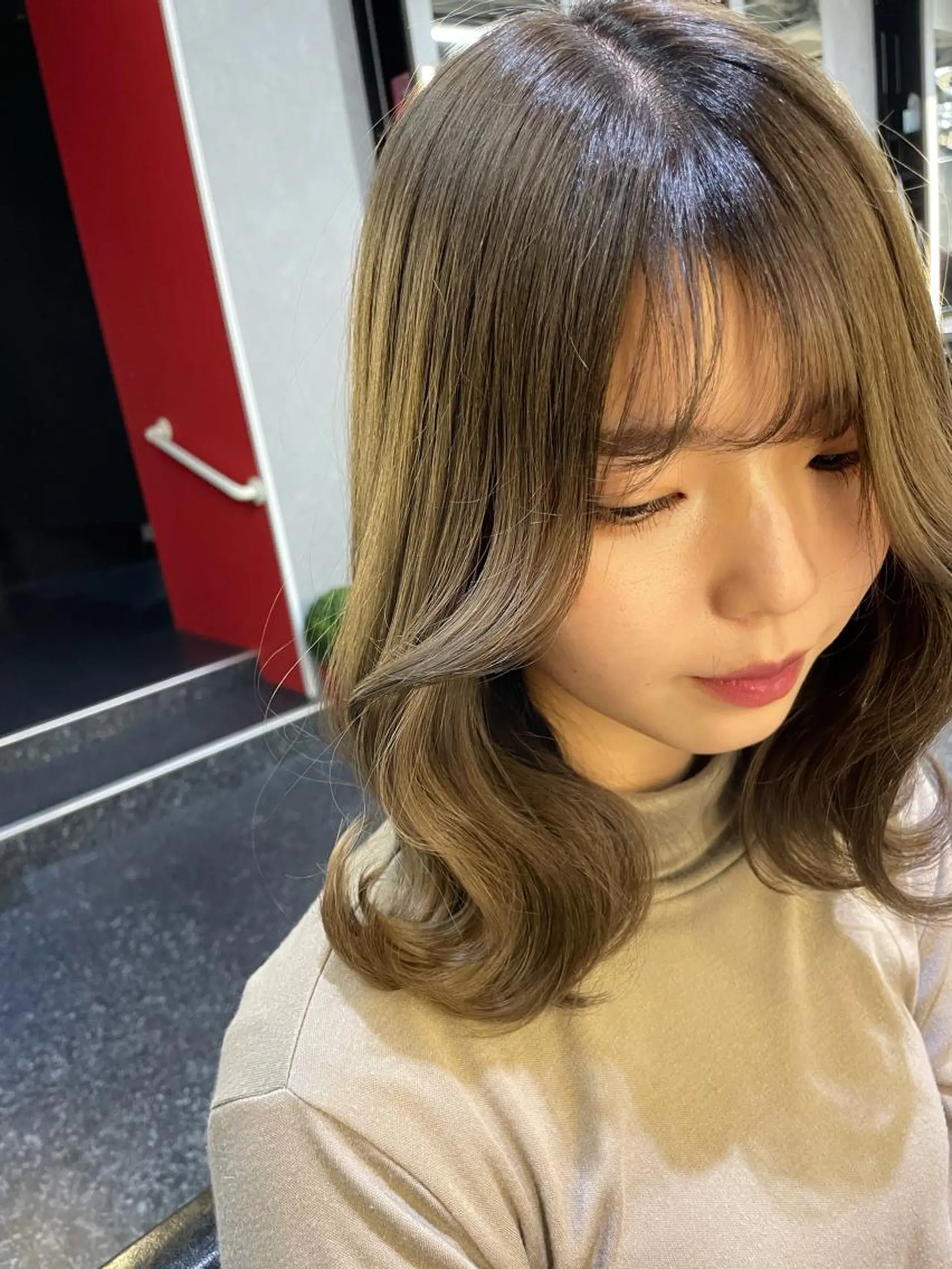 ミディアム 顔周りカット 韓国風ヘア レイヤーカット hair salon Lihina所属・韓国ヘア🇰🇷 佐藤史奈のヘアスタイル
