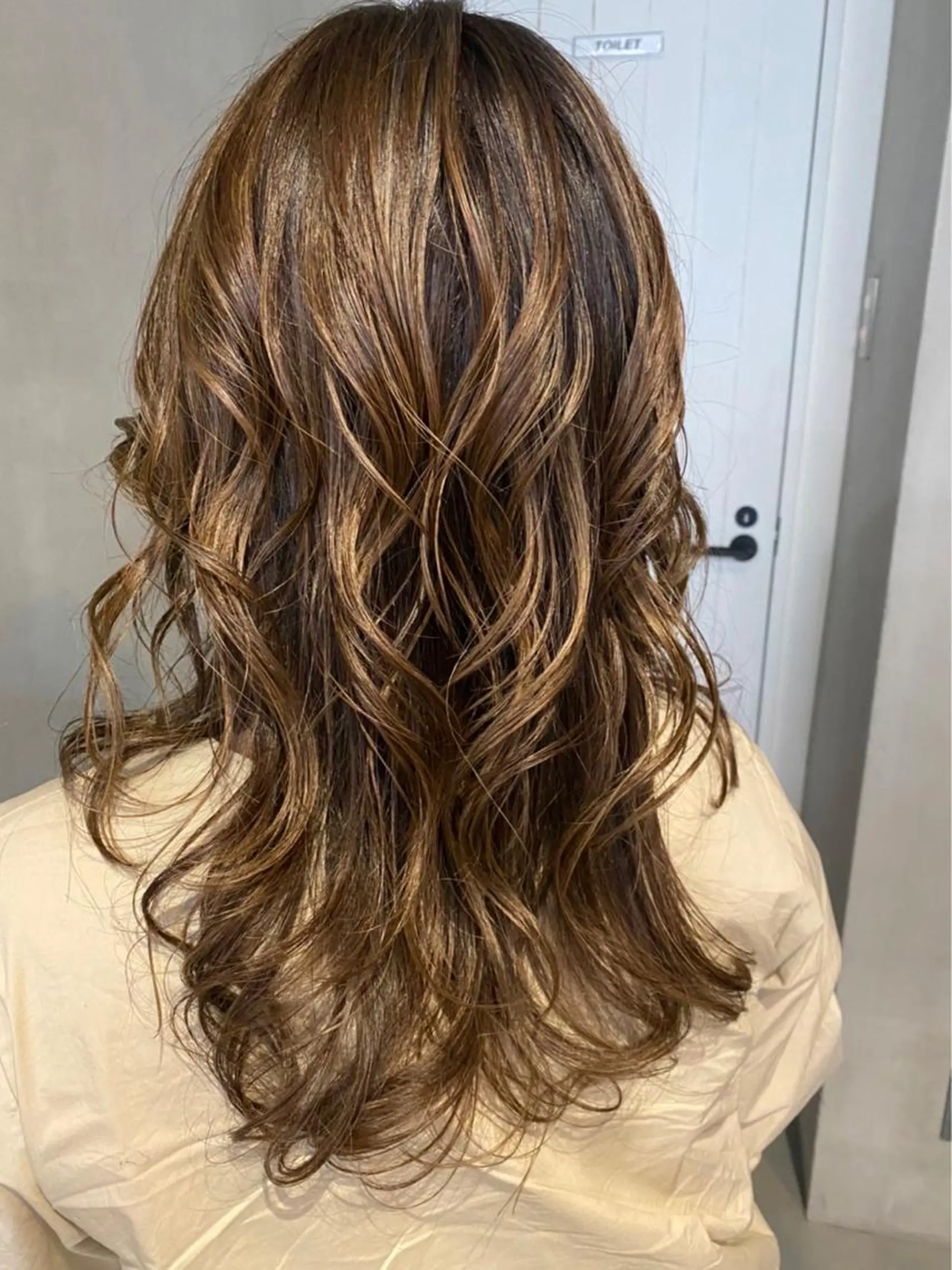 セミロング ハイライト カット ヘアカラー JUNO所属・阪神西宮★JUNO 川﨑温子のヘアスタイル