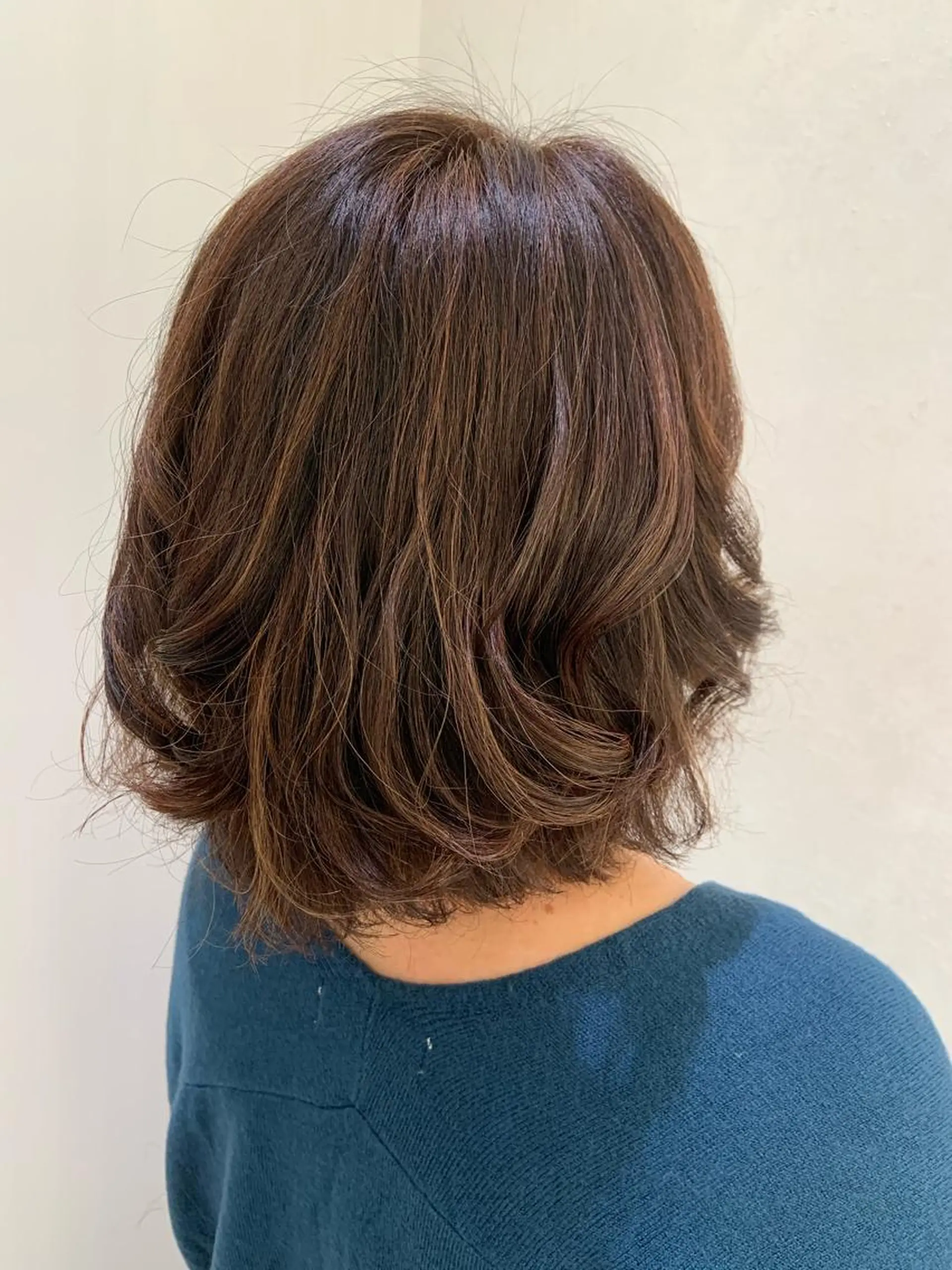 ショート カラー パーマ ハイライトカラー ハイライト デジタルパーマ ハイトーンカラー🤍 山下 優華のヘアスタイル