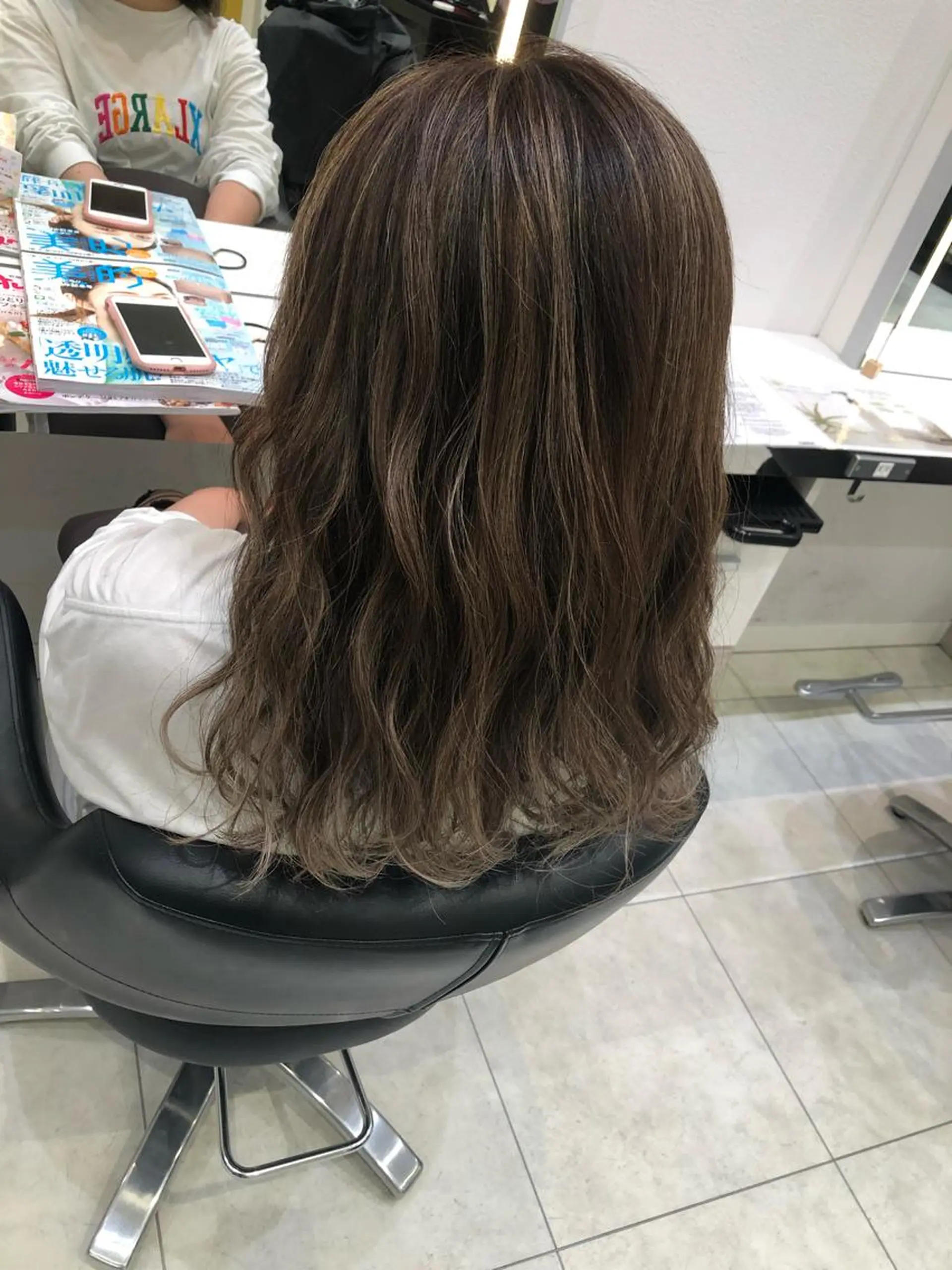 セミロング ヘアカラー トリートメント 岸 保奈美のヘアスタイル
