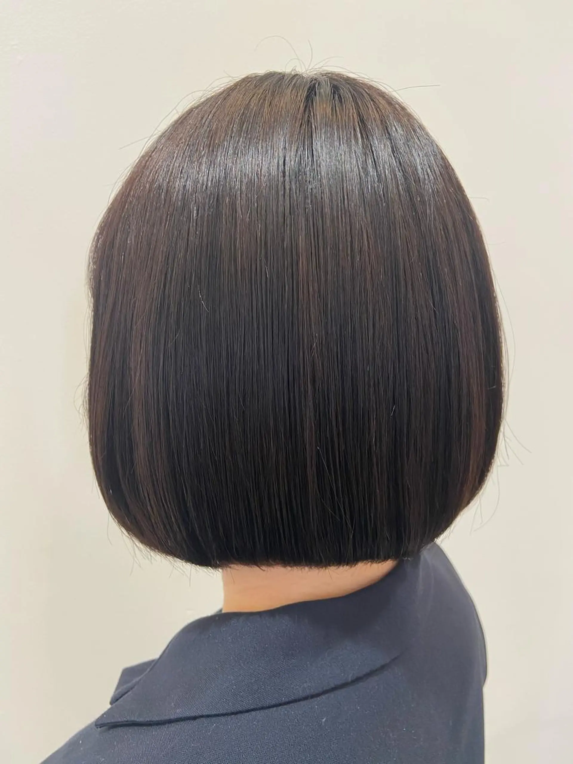 ショート カラー ボブ カット Amour なぐらのヘアスタイル