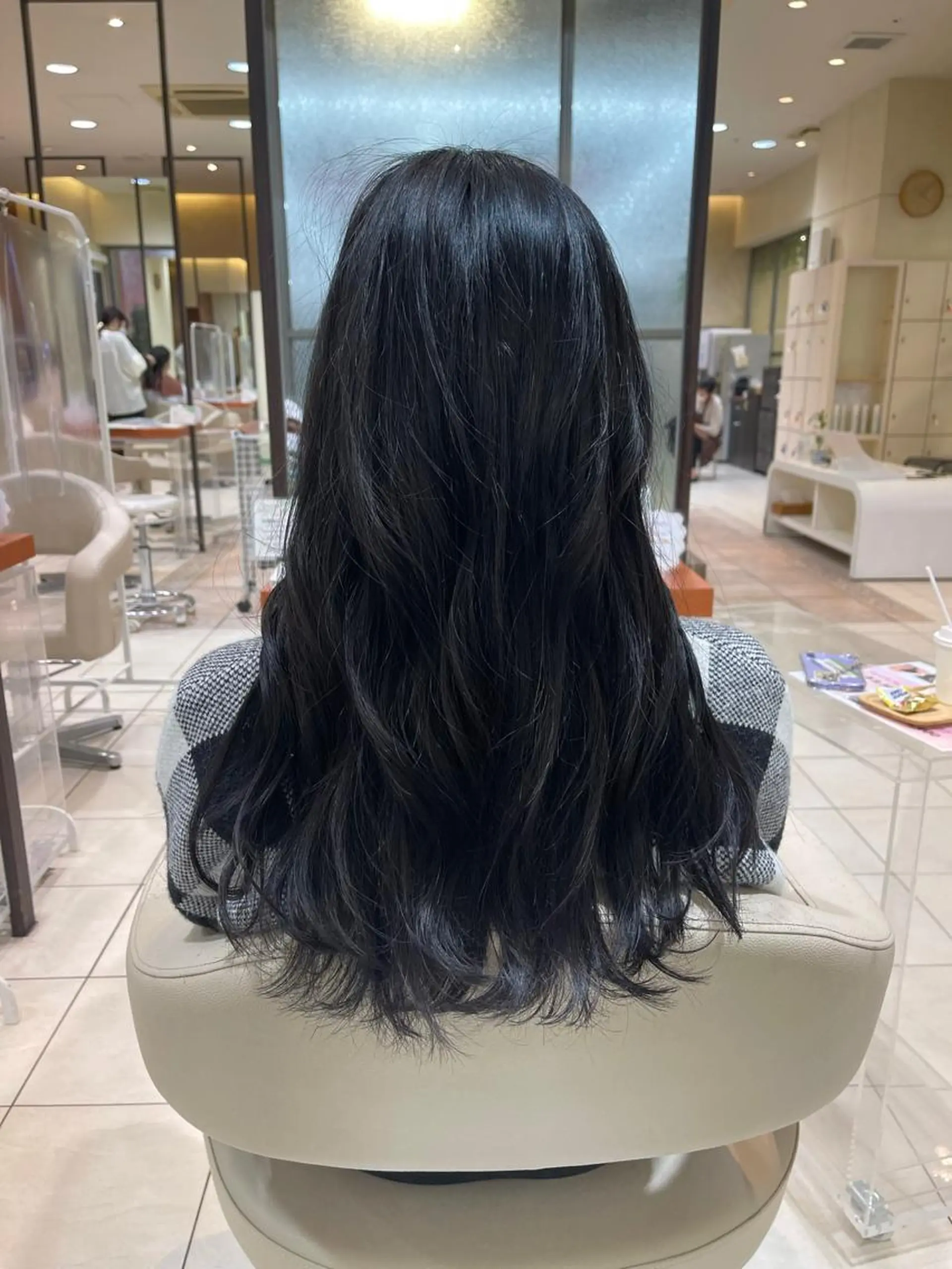 ロング カラー 黒髪 ブルーカラー ブルーブラック カネヒラ リョウスケのヘアスタイル