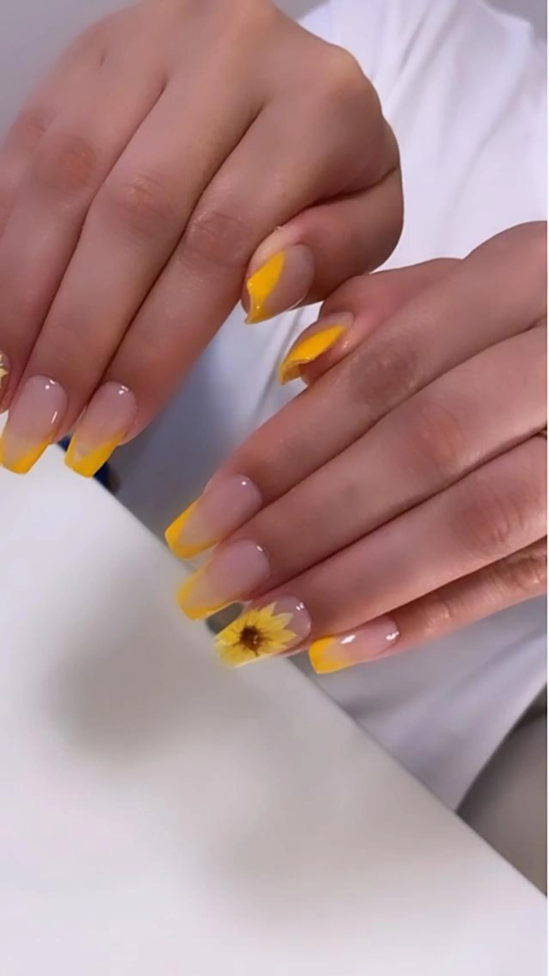 ミディアム Amo所属・Amo nailのネイルデザイン