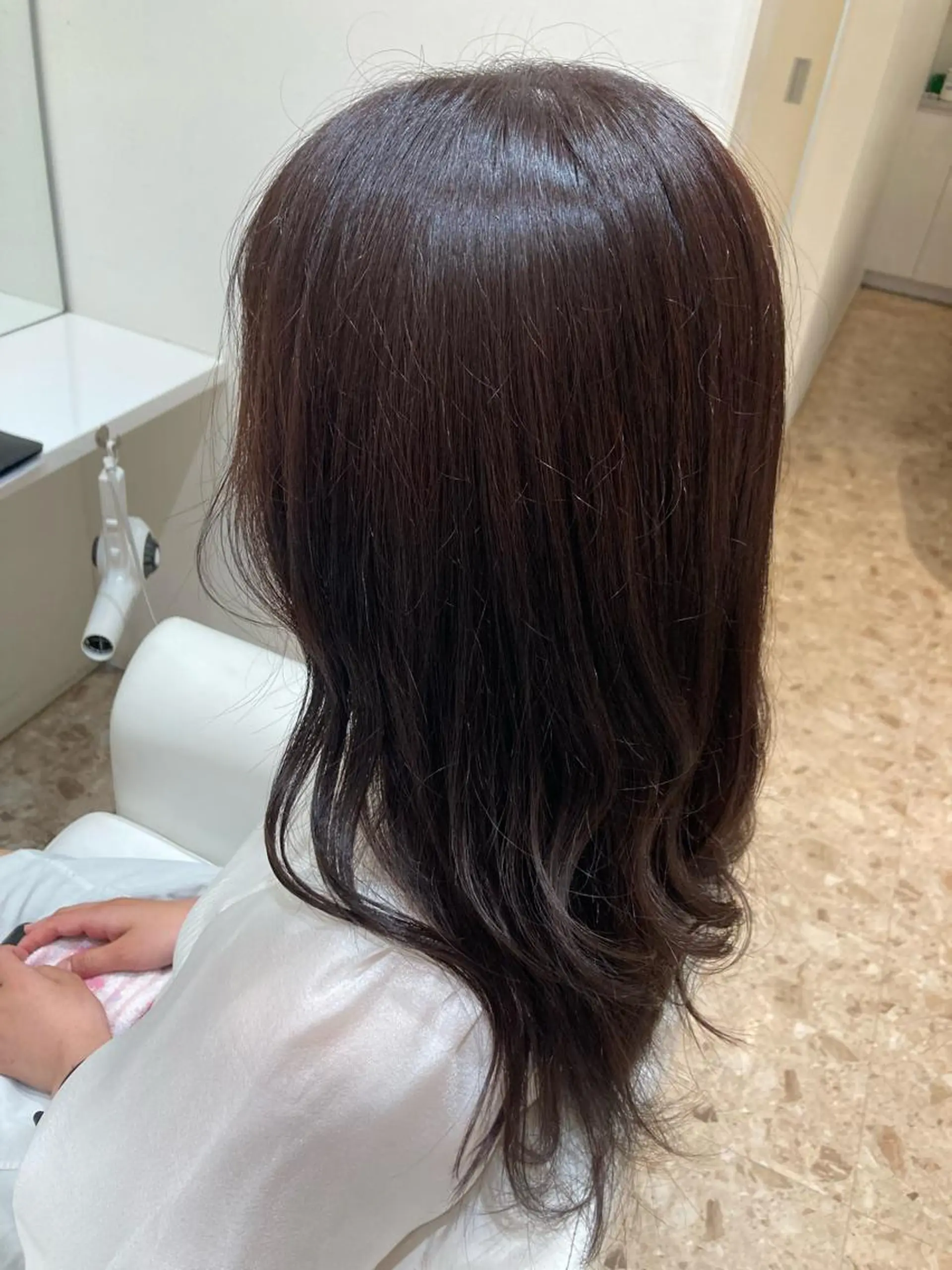 セミロング LEVIJU なつみのヘアスタイル