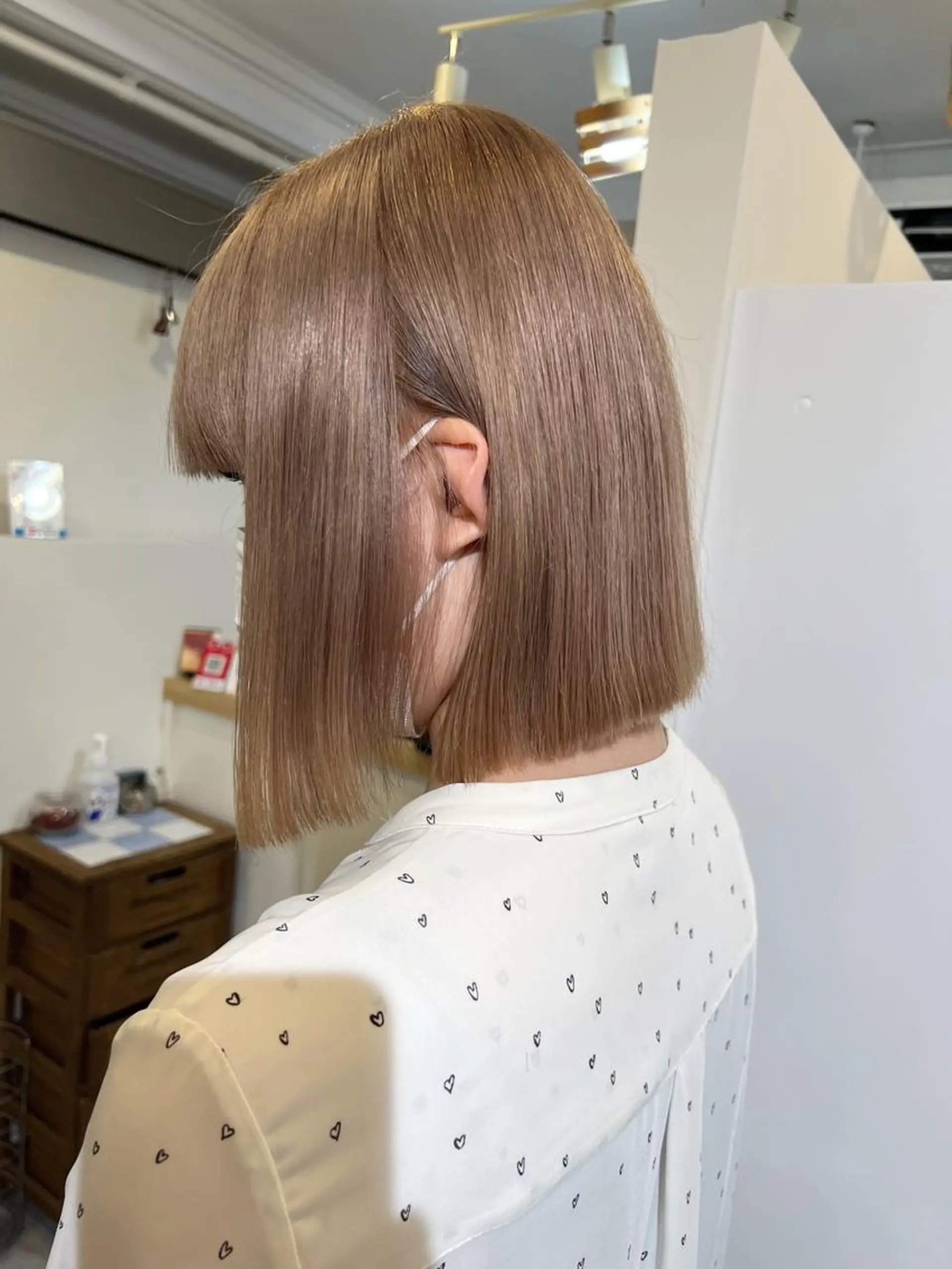 ショート 切りっぱなしボブ ボブ カット ヘアカラー トリートメント レイヤー×縮毛矯正 深見 拓のヘアスタイル