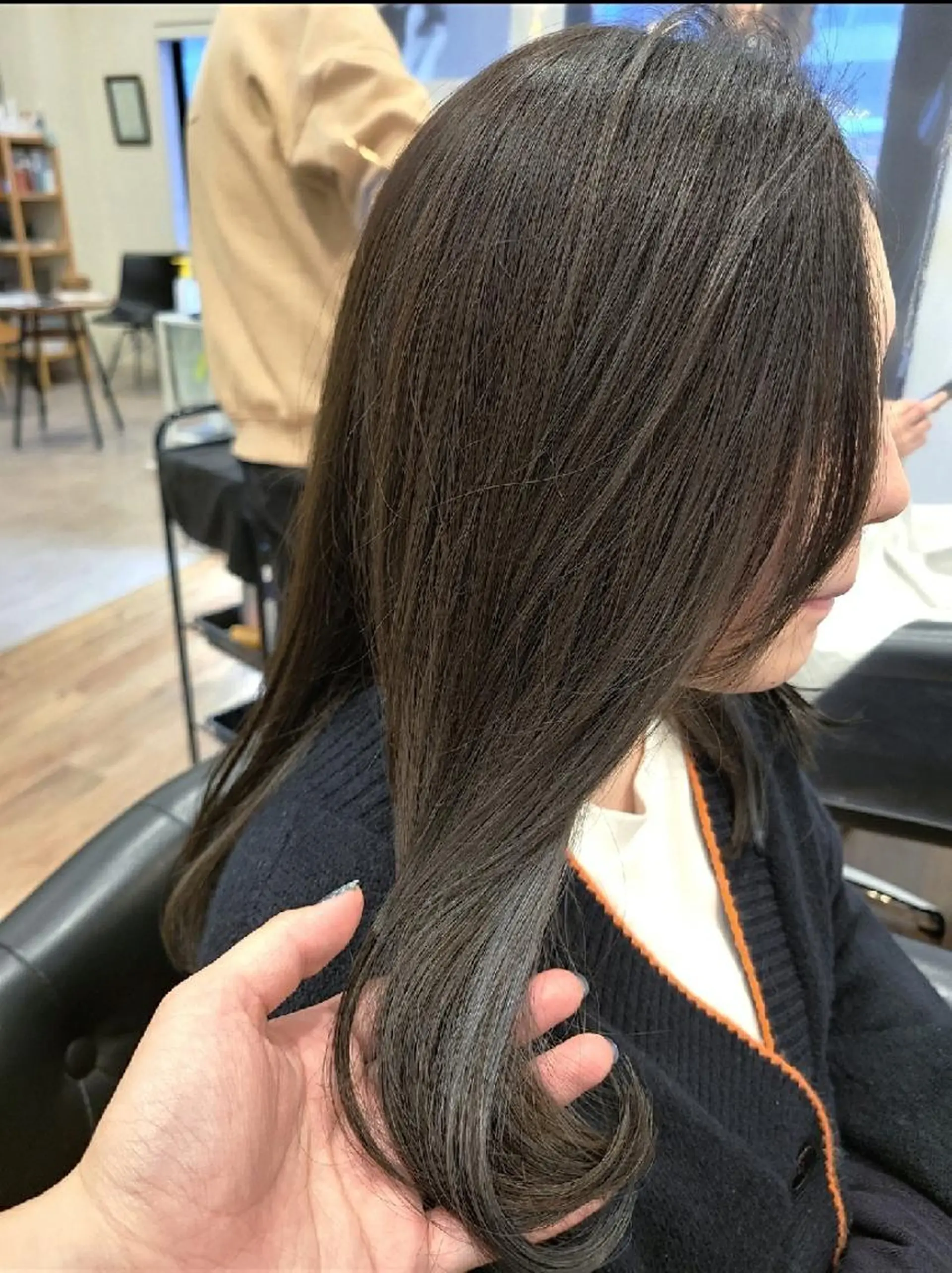 セミロング カラー ハイライトカラー インナーカラー ハイライト ヘアカラー トリートメント 関口 友菜のヘアスタイル