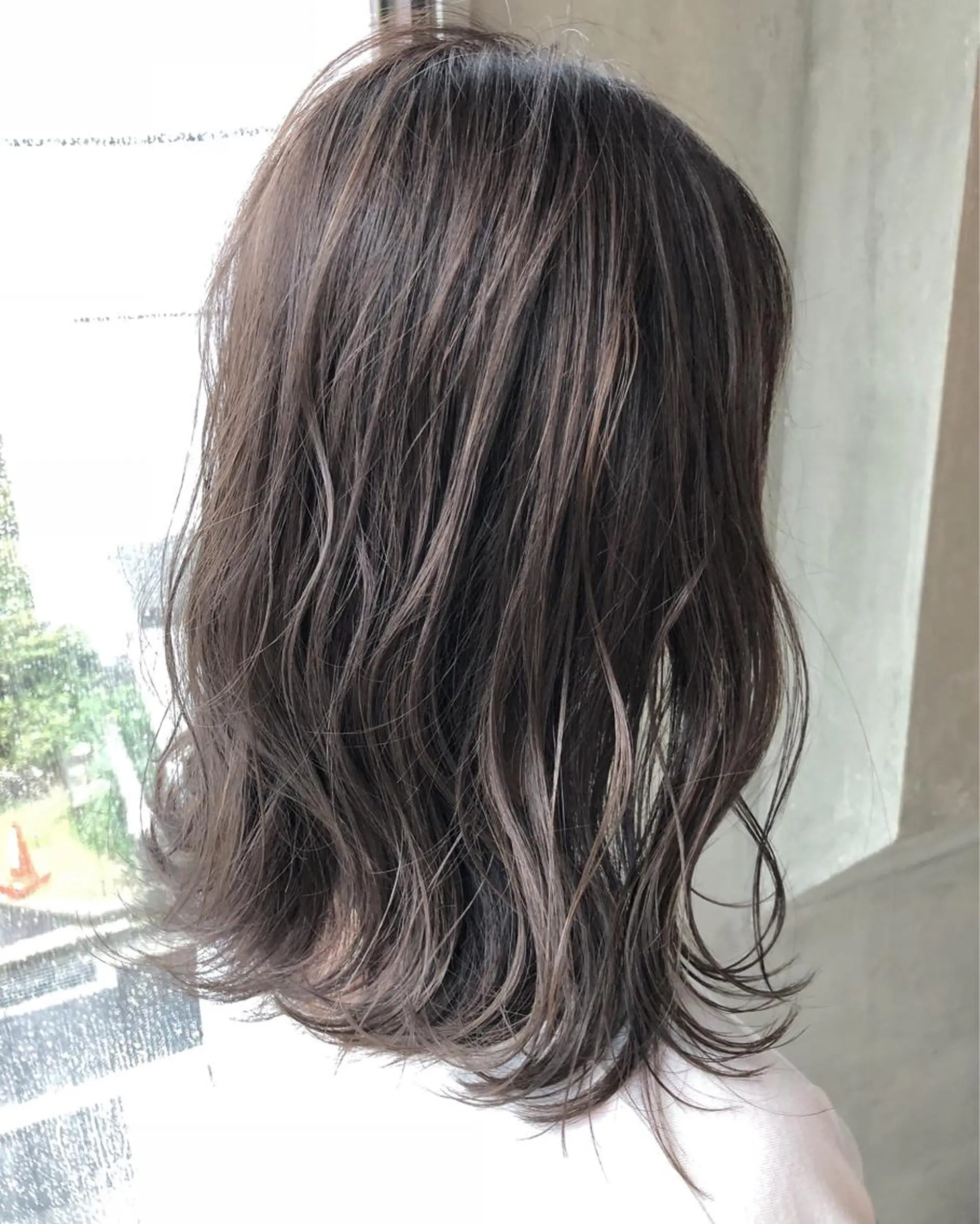 ミディアム カラー カット ヘアカラー 岡本 一平のヘアスタイル