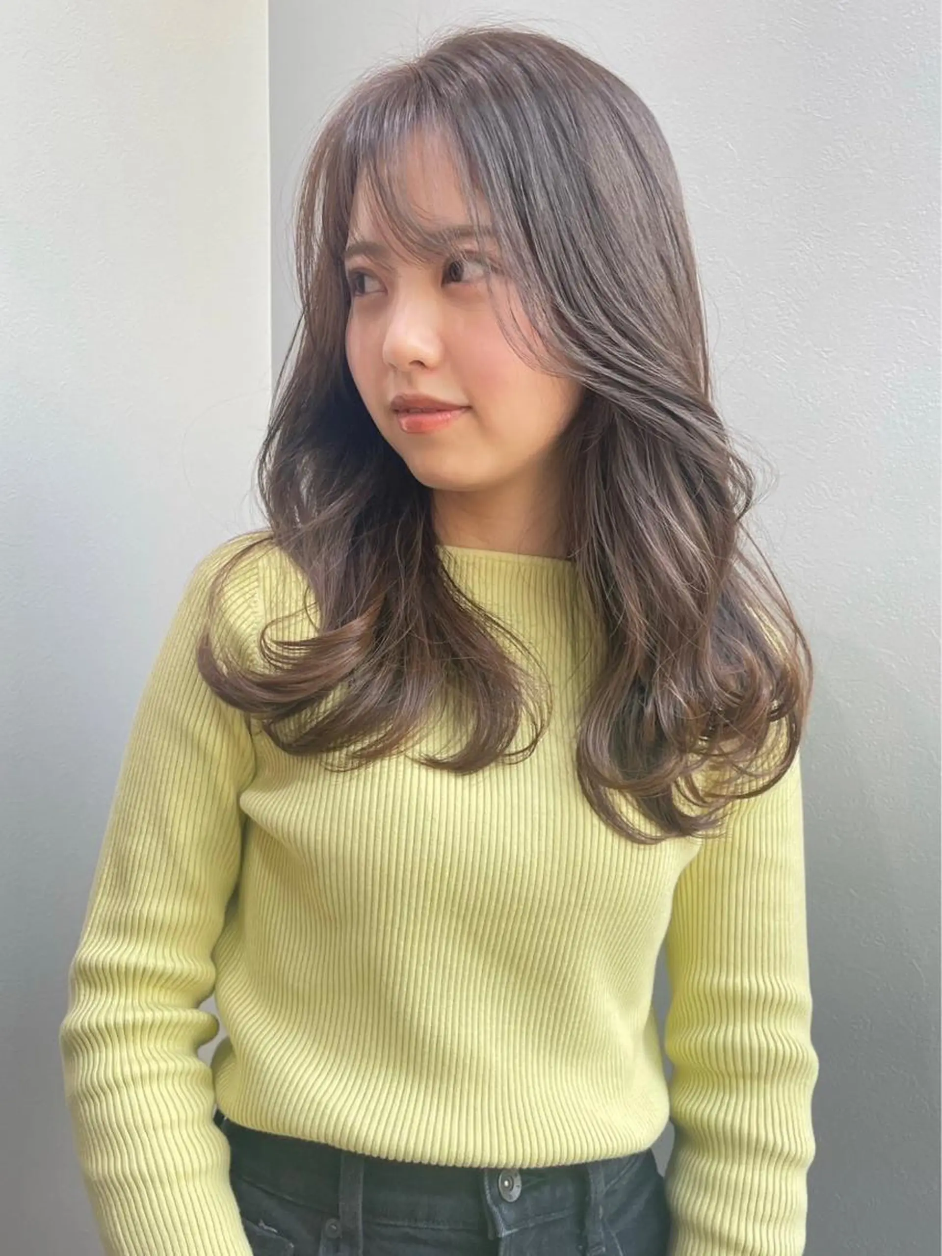 セミロング 岸本 理希のヘアスタイル