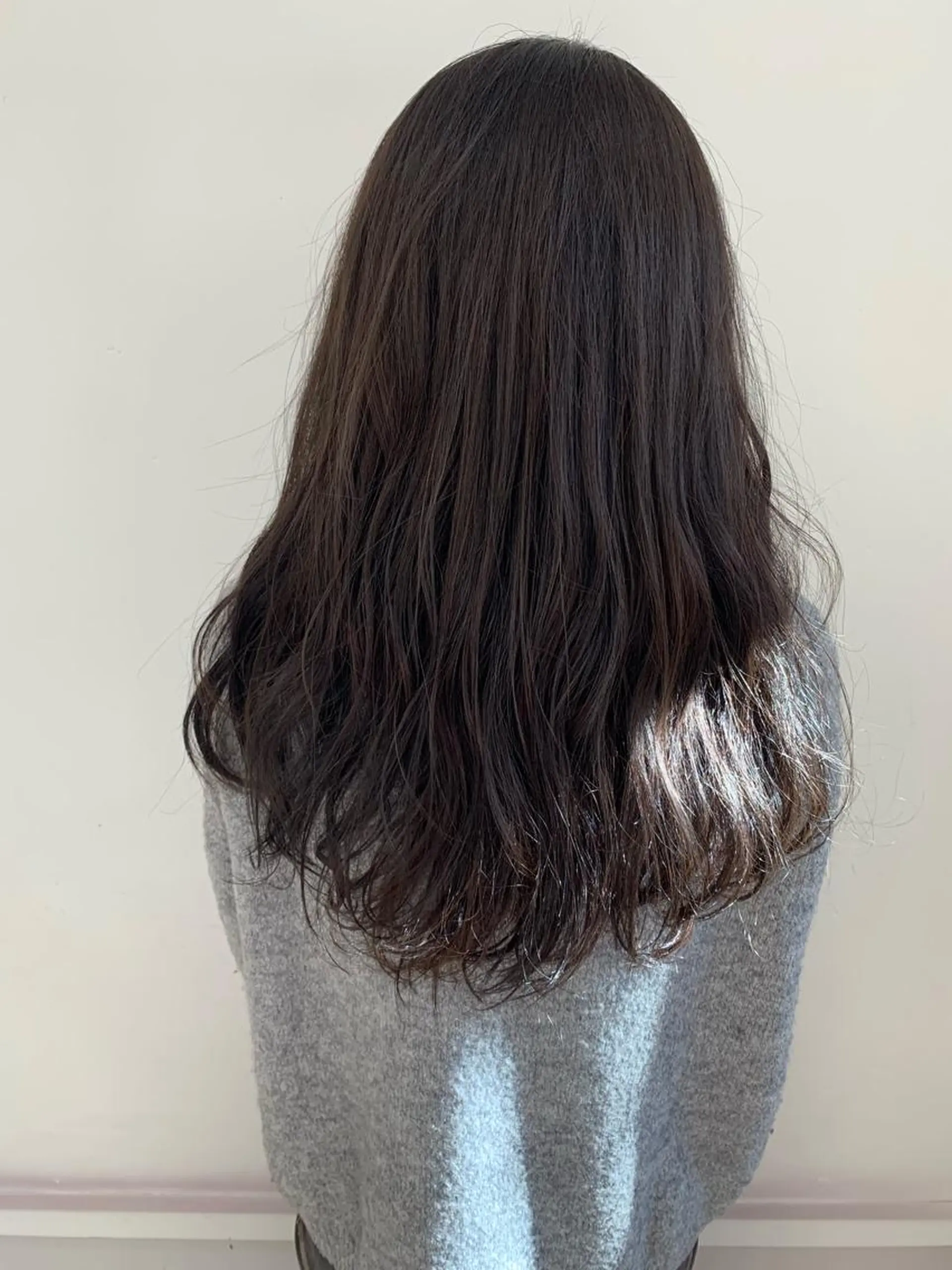 ロング カラー 透明感カラー カット ヘアカラー chama レイヤーカットのヘアスタイル