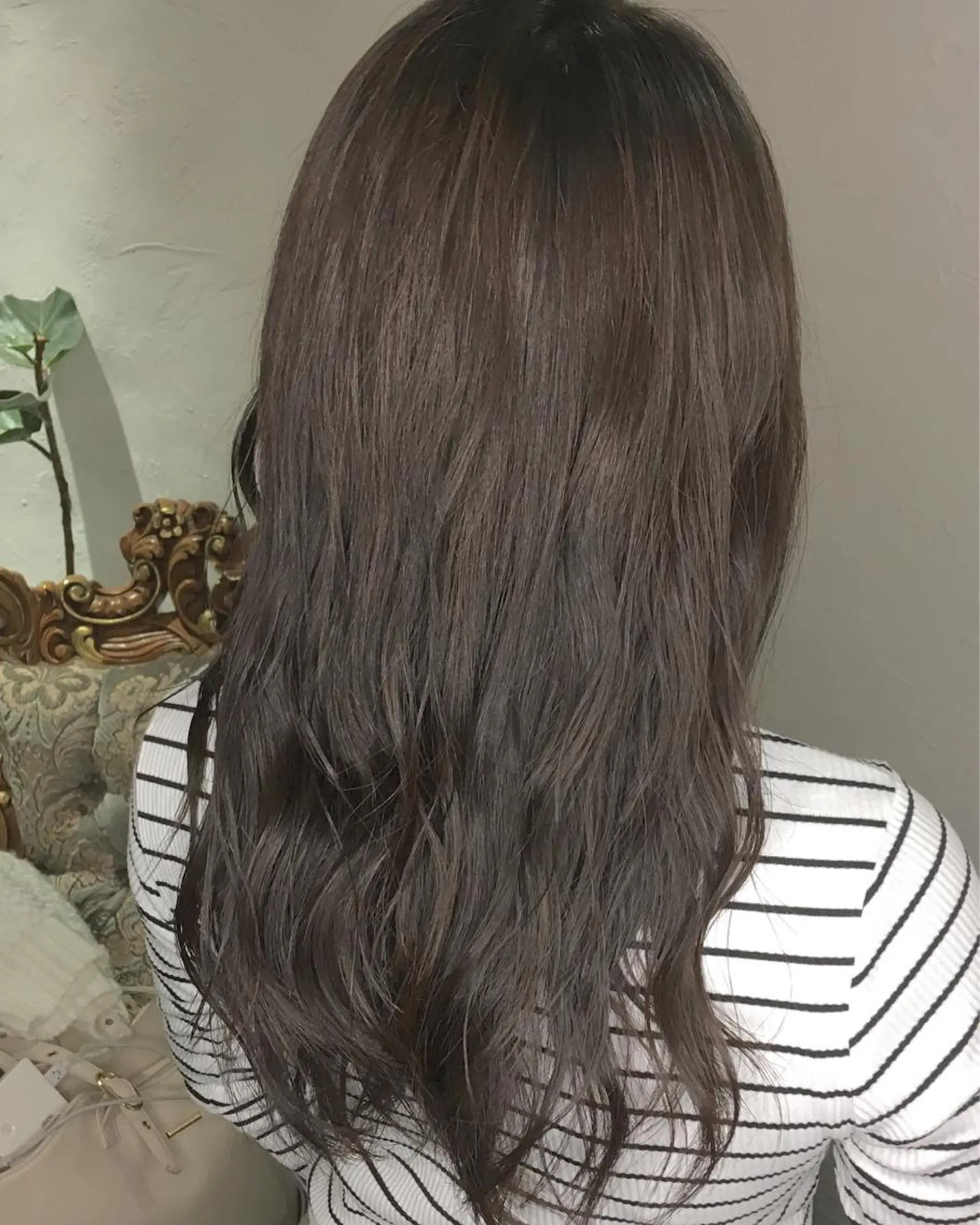 ロング カラー パーマ ヘアアレンジ アッシュ ベージュカラー ダークアッシュ エグチ アキラのヘアスタイル