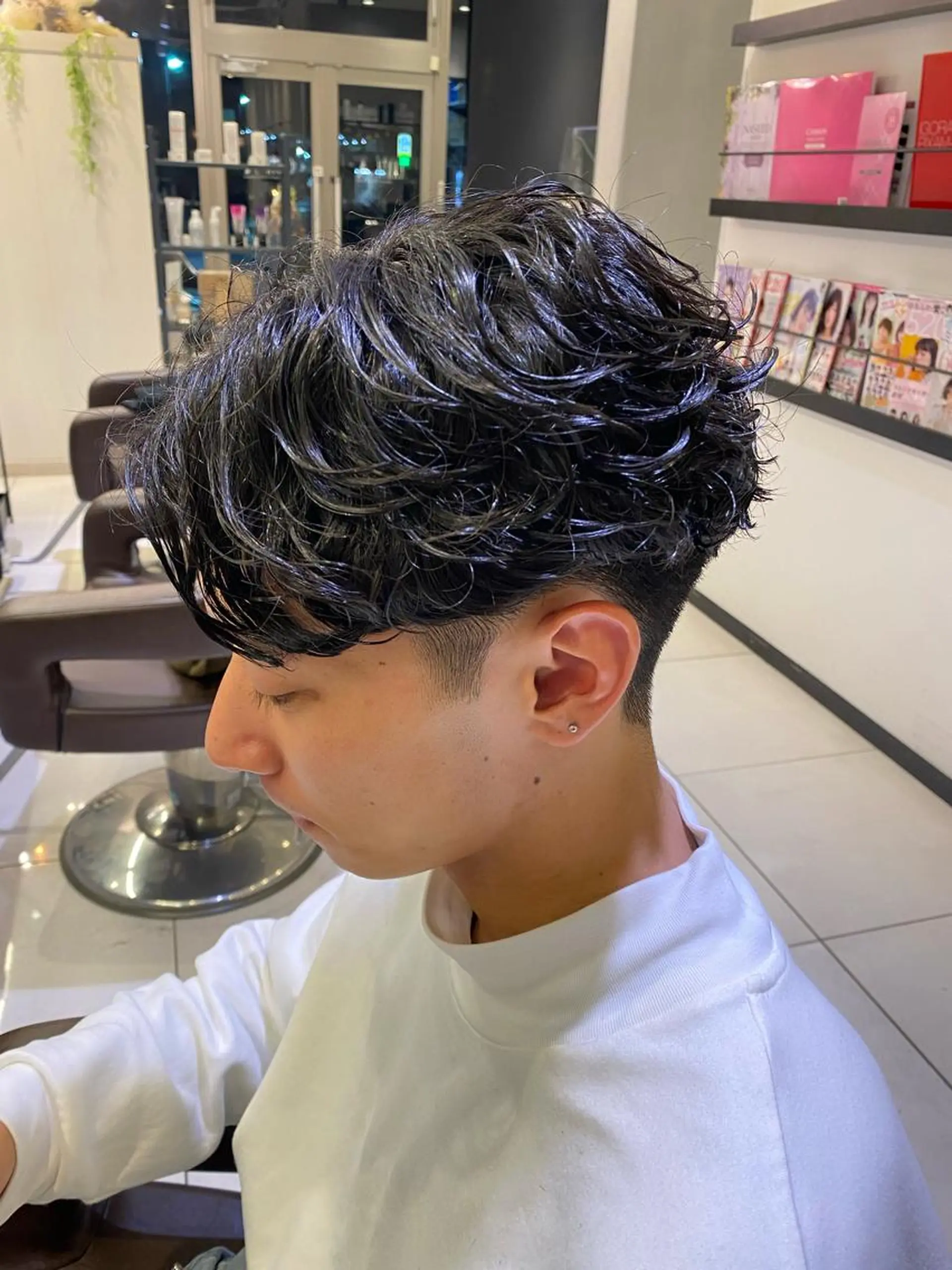 ショート パーマ メンズ メンズパーマ スパイラルパーマ カット パーマ 野老 海音のヘアスタイル