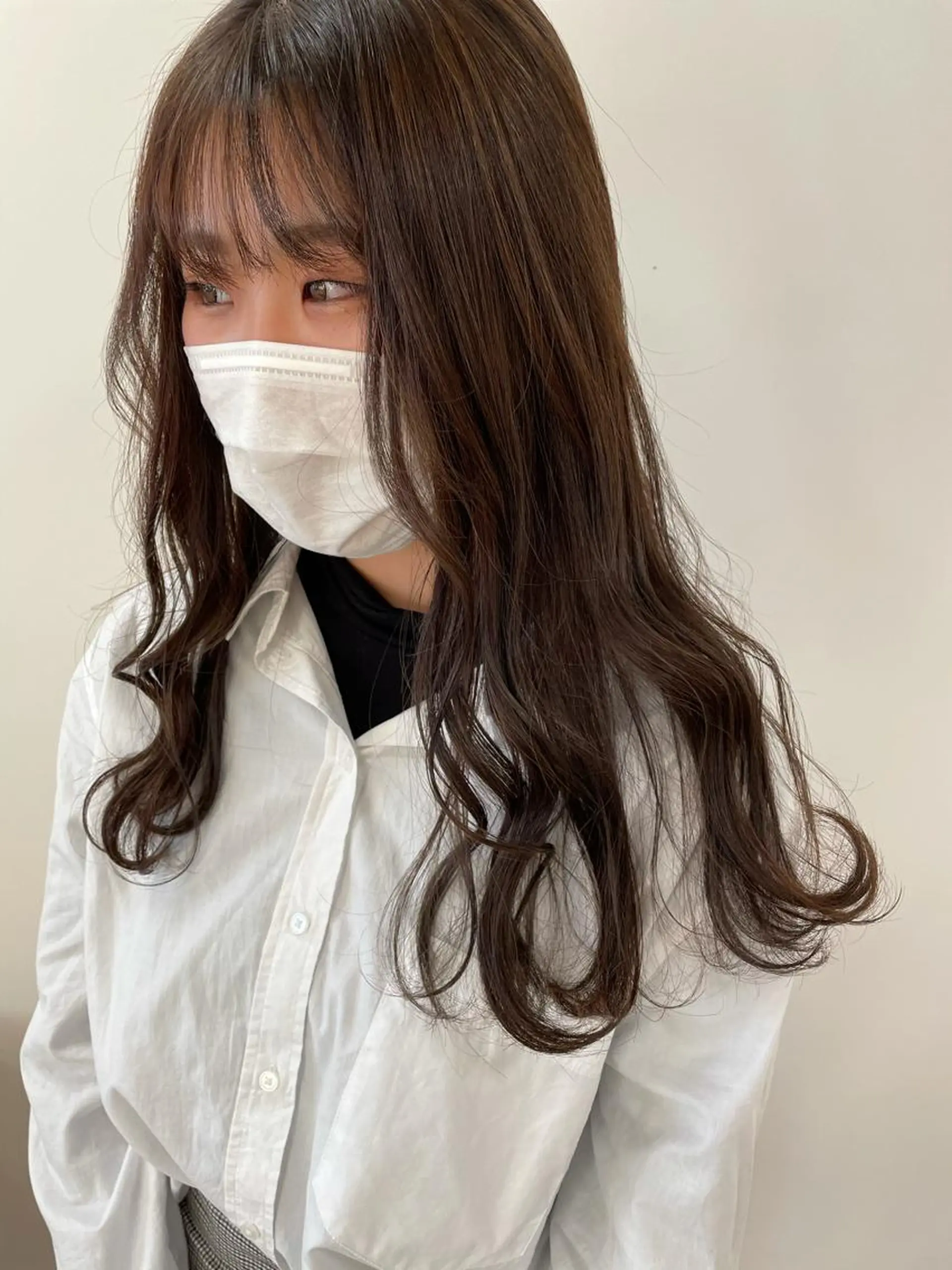 ロング カラー ヘアカラー トリートメント 顔まわりカット✄ ベージュカラー🧸のヘアスタイル