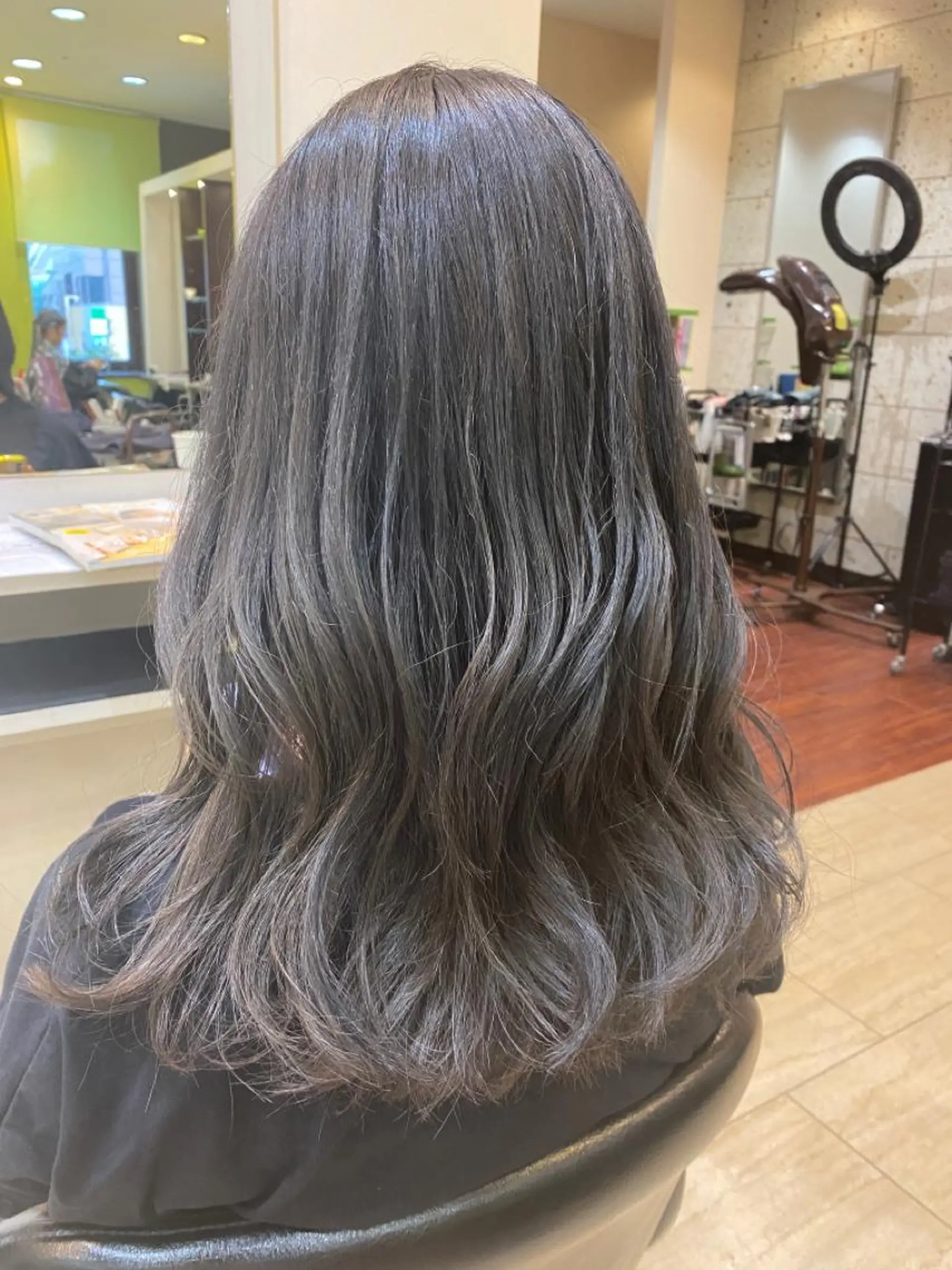 セミロング カット ヘアカラー トリートメント wa daのヘアスタイル