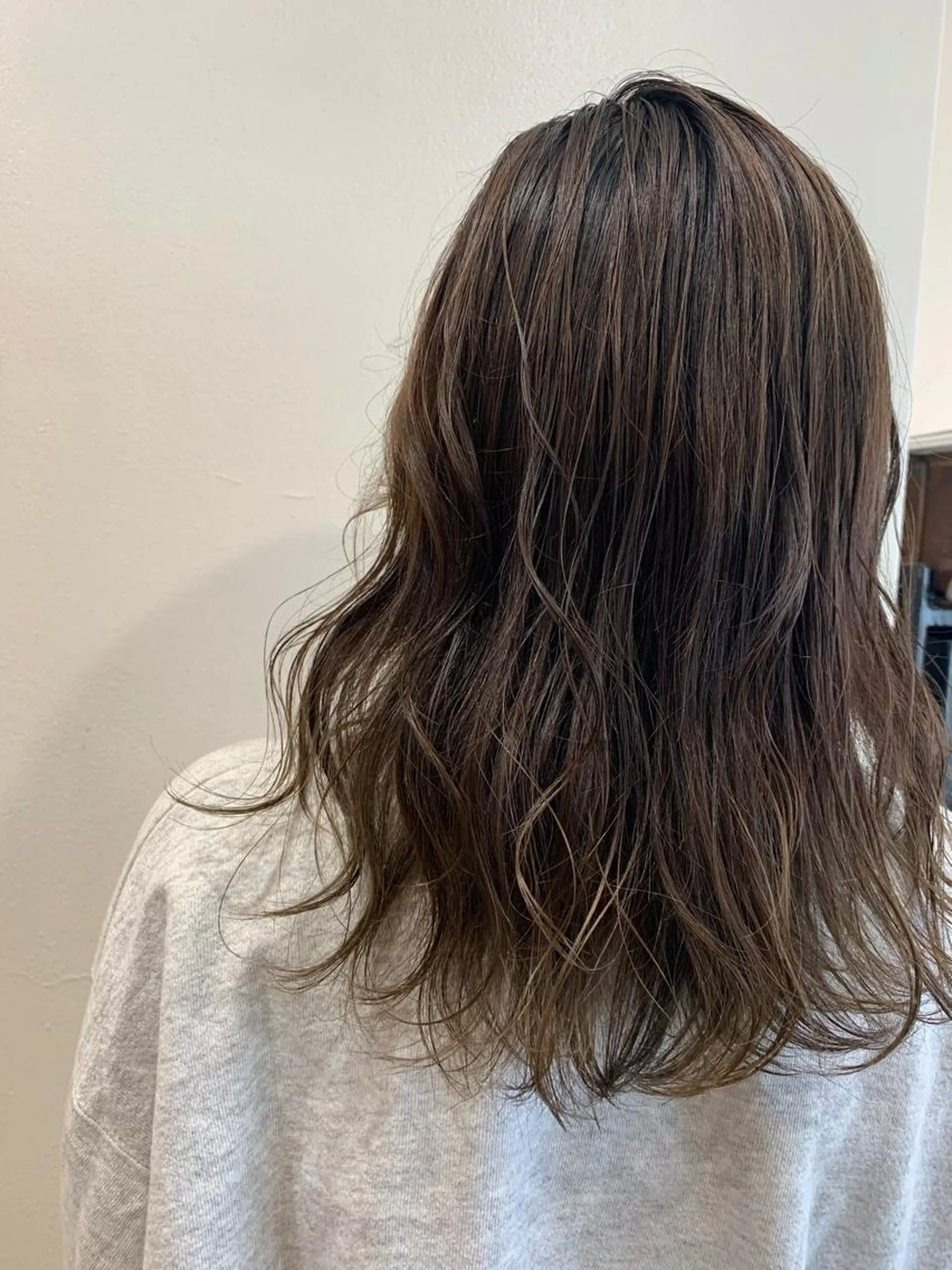 セミロング 山口 竣也のヘアスタイル