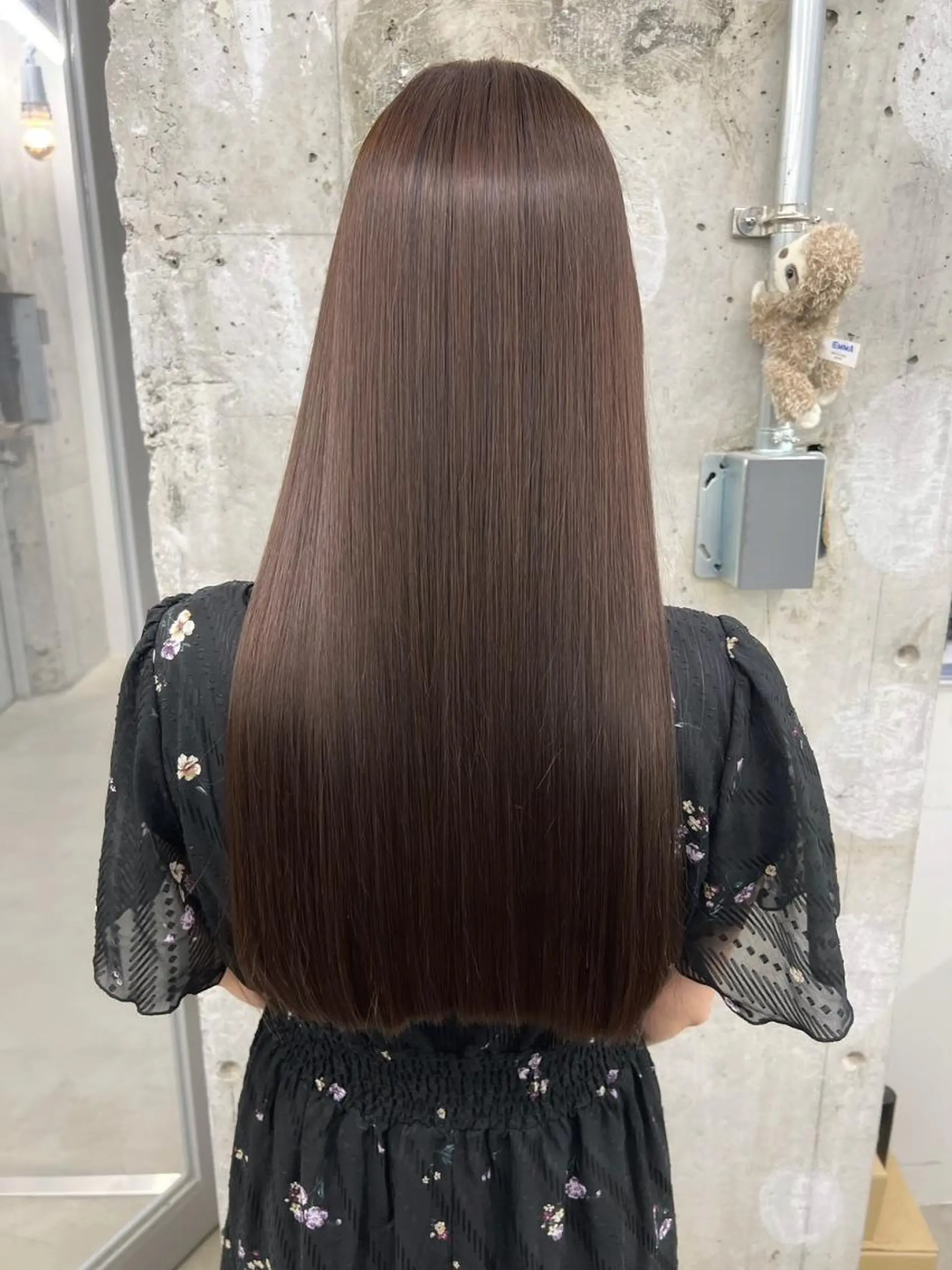 ロング ヘアアレンジ パーマ カラー ベージュカラー ブリーチ ケアカラー イヤリングカラー グレージュ カット ヘアカラー トリートメント ヘアケア特化型サロン newi 京橋のヘアスタイル